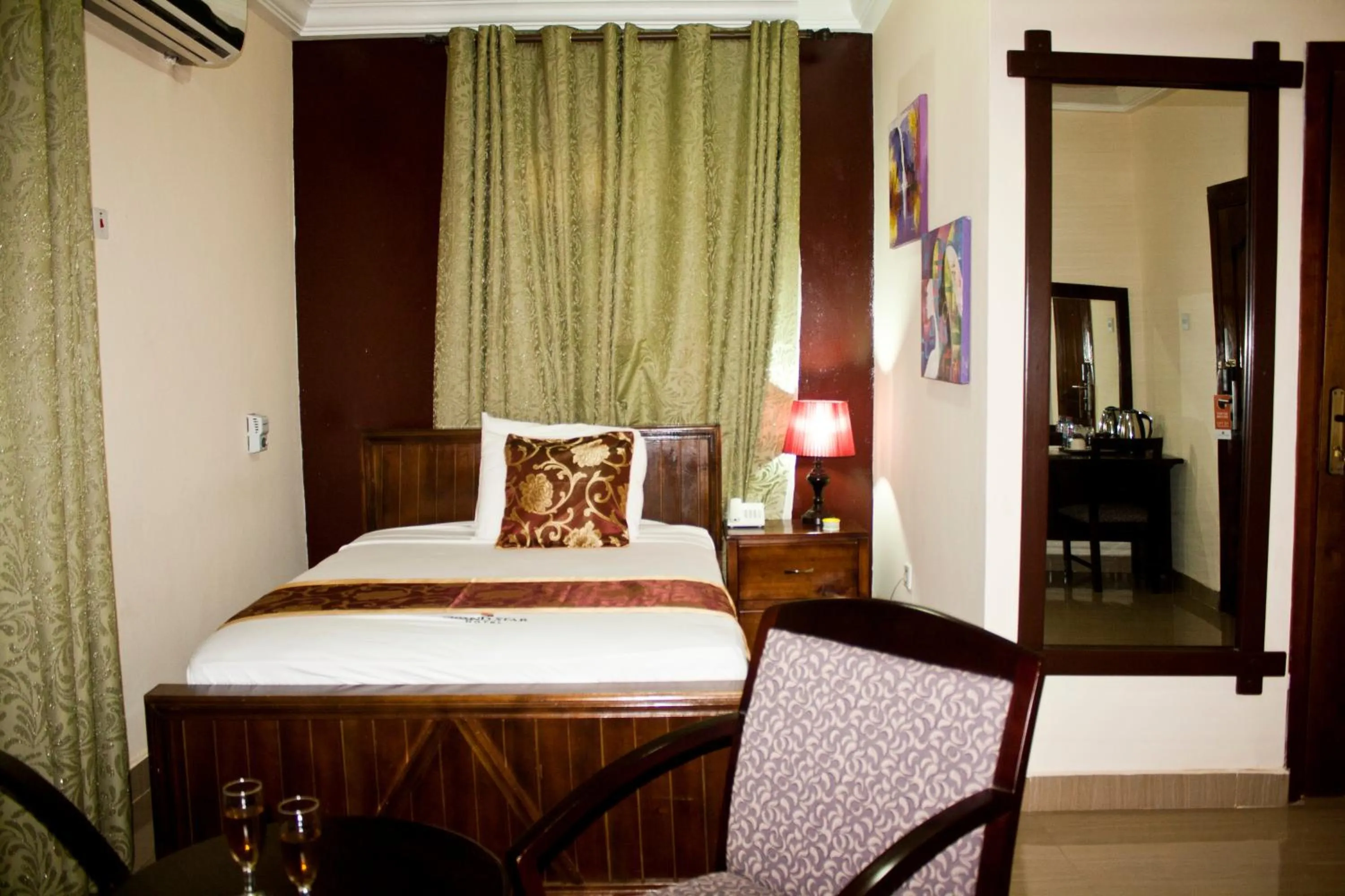 Bedroom, Bed in Grand Star Hotel