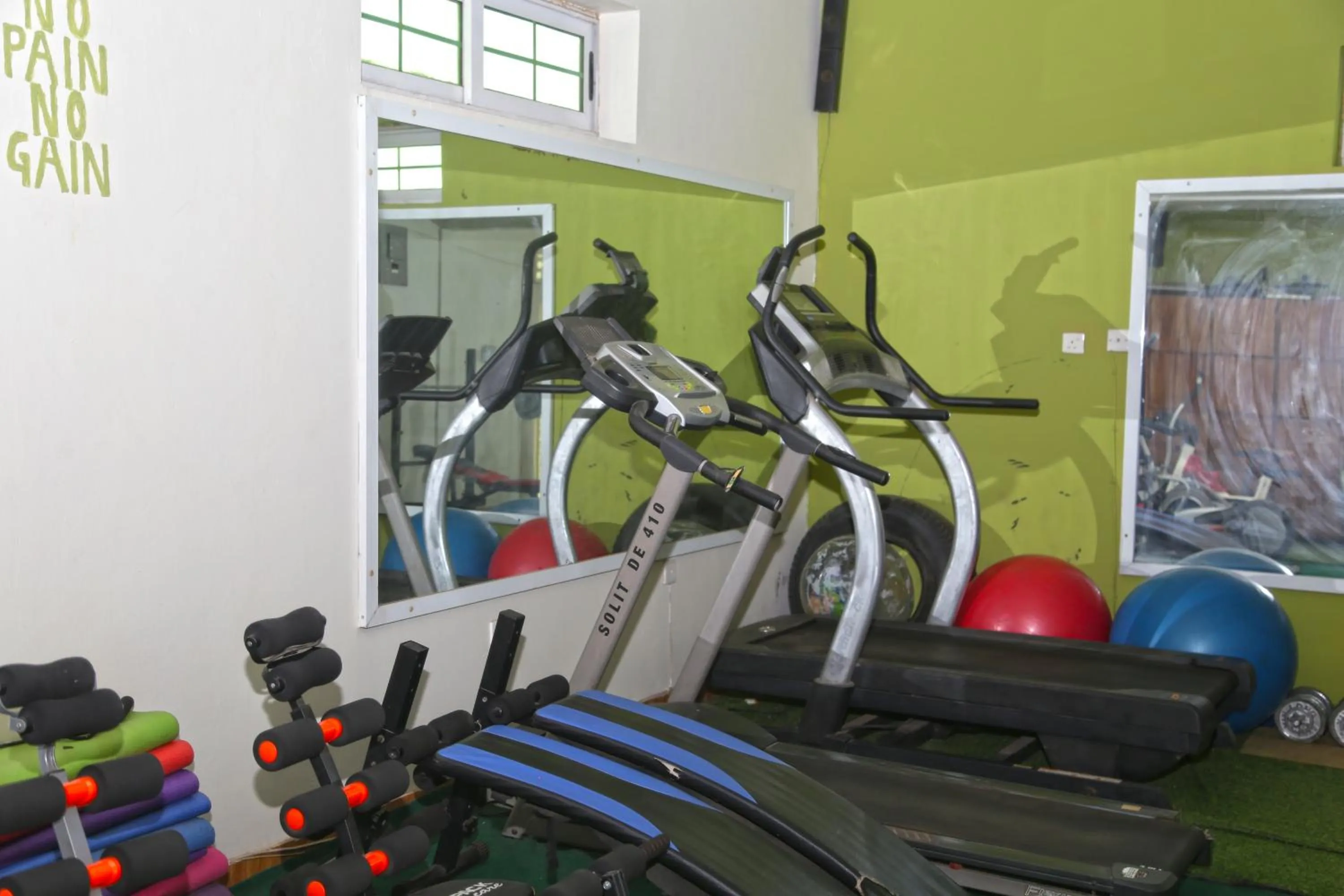 Fitness centre/facilities in Grand Star Hotel