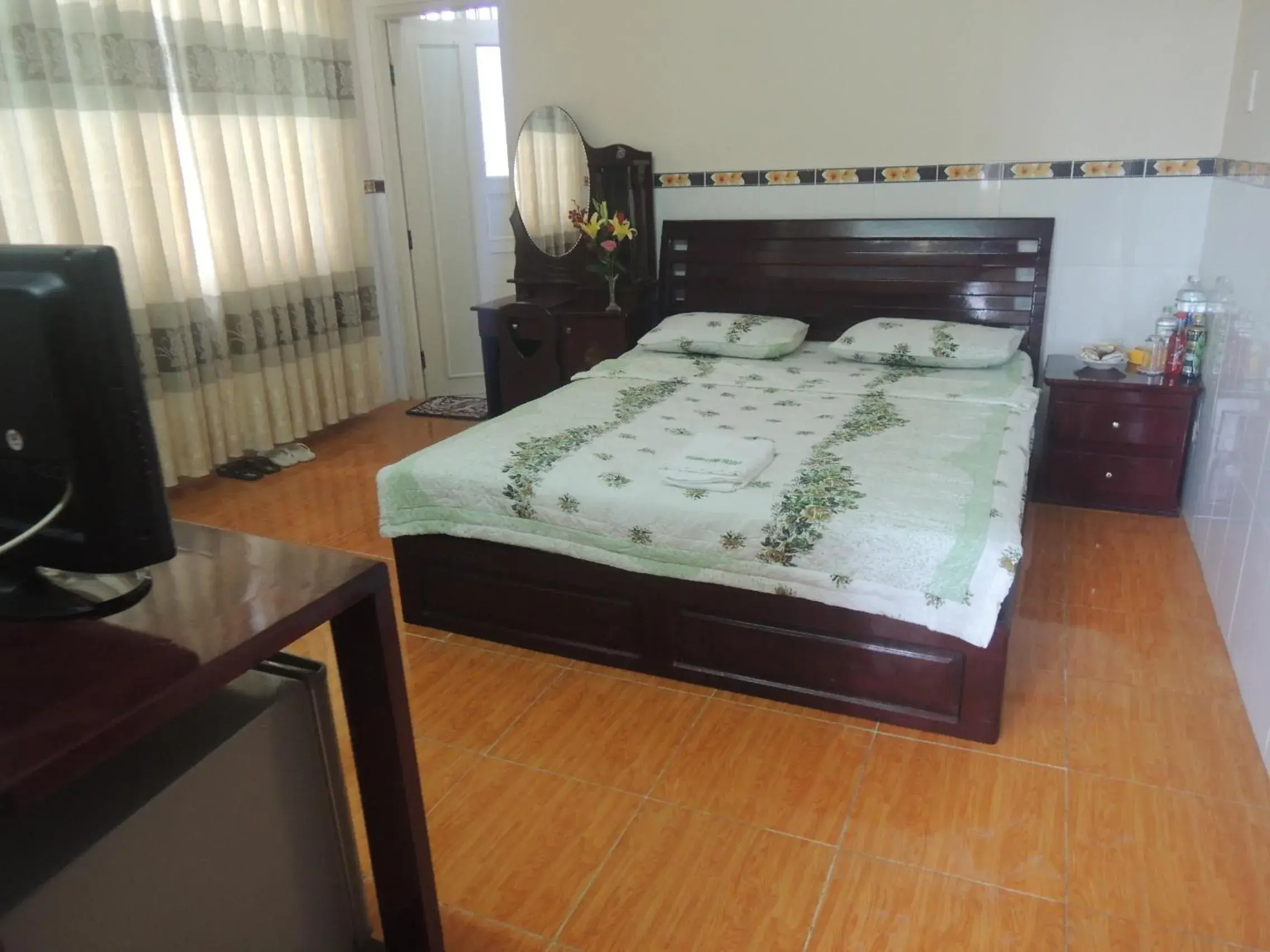Small Double Room in Thanh Cong Hotel Small Double Room in Thanh Cong Hotel