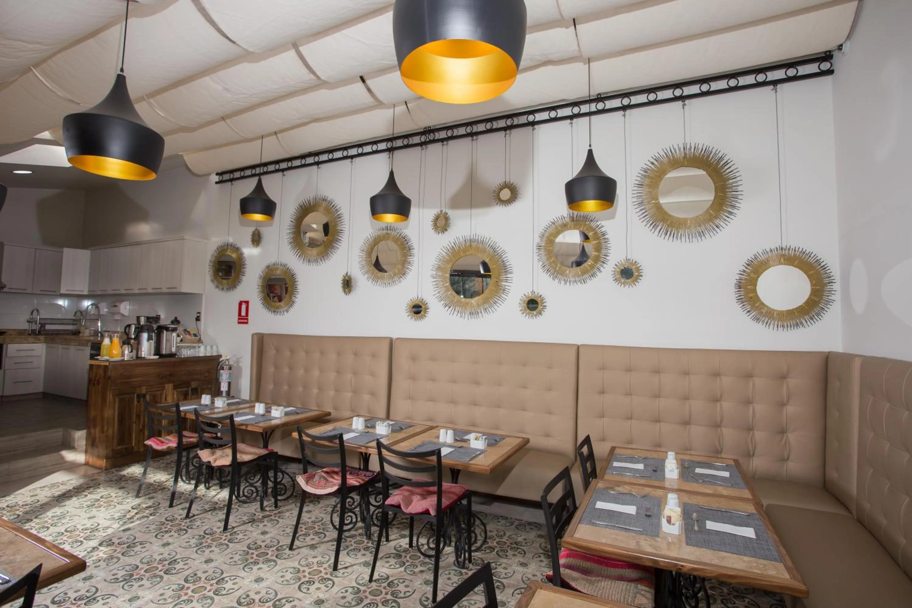 Nightclub / DJ in Casa Esmeralda by Katari