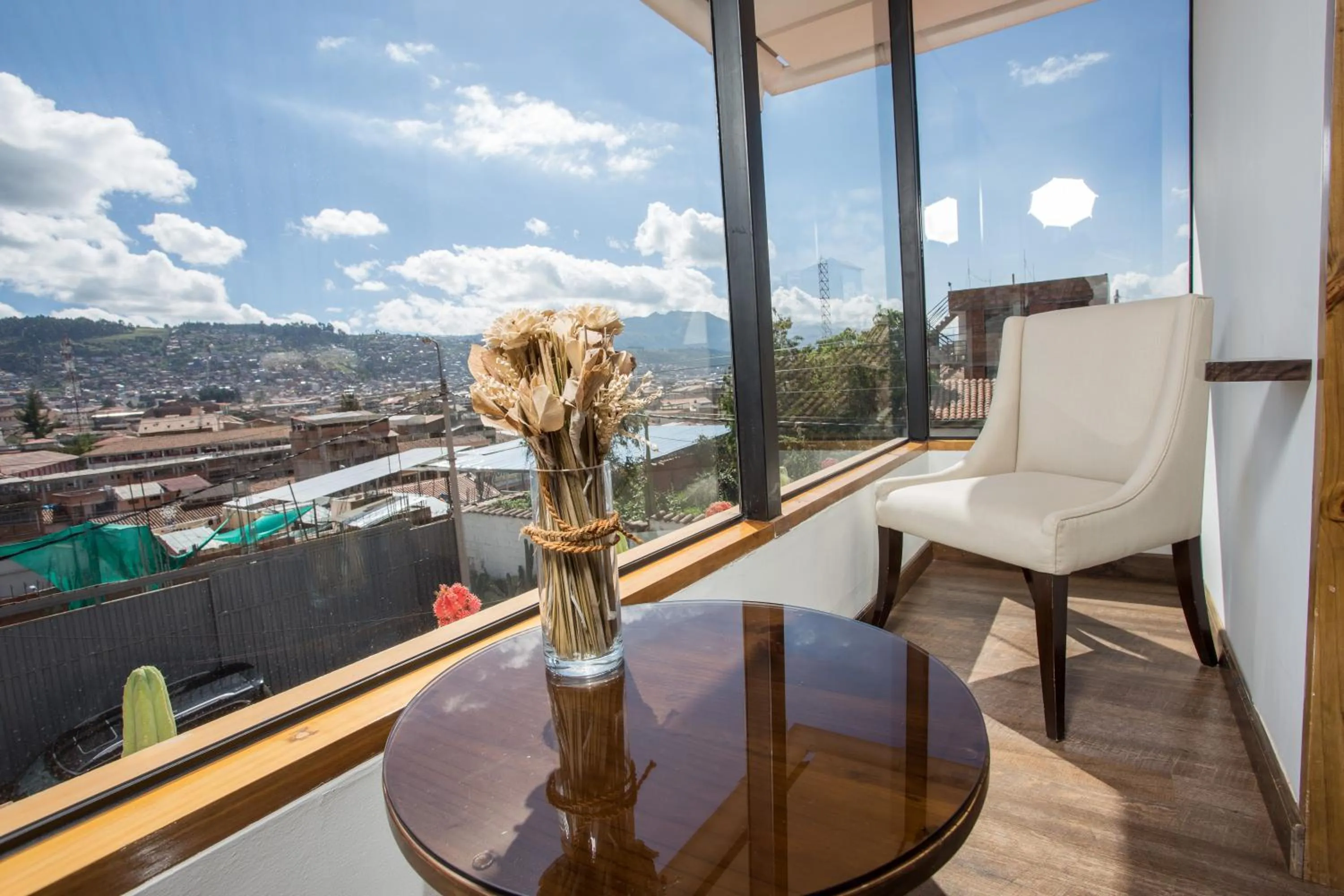 Natural landscape in Casa Esmeralda by Katari