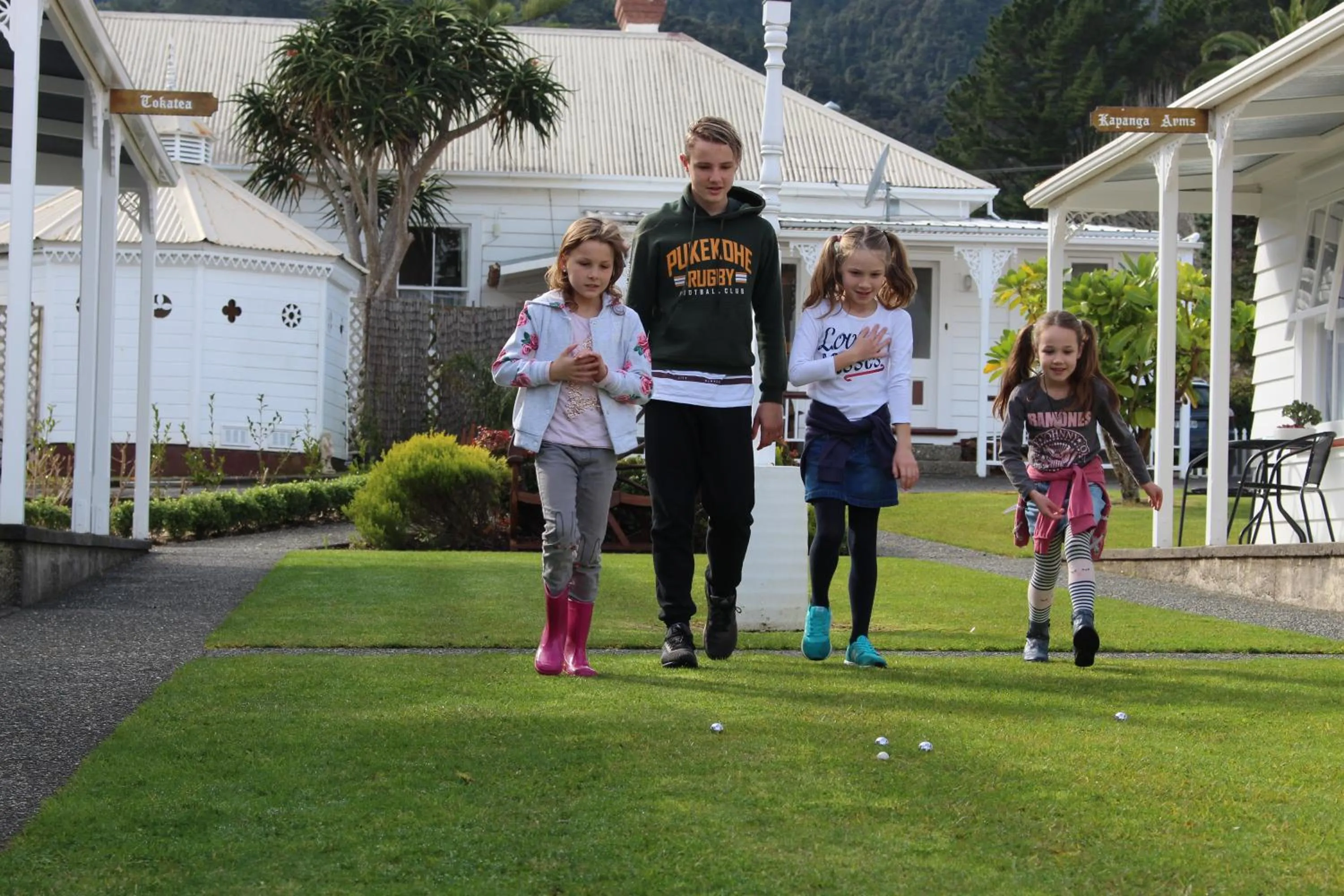 Garden in Coromandel Cottages