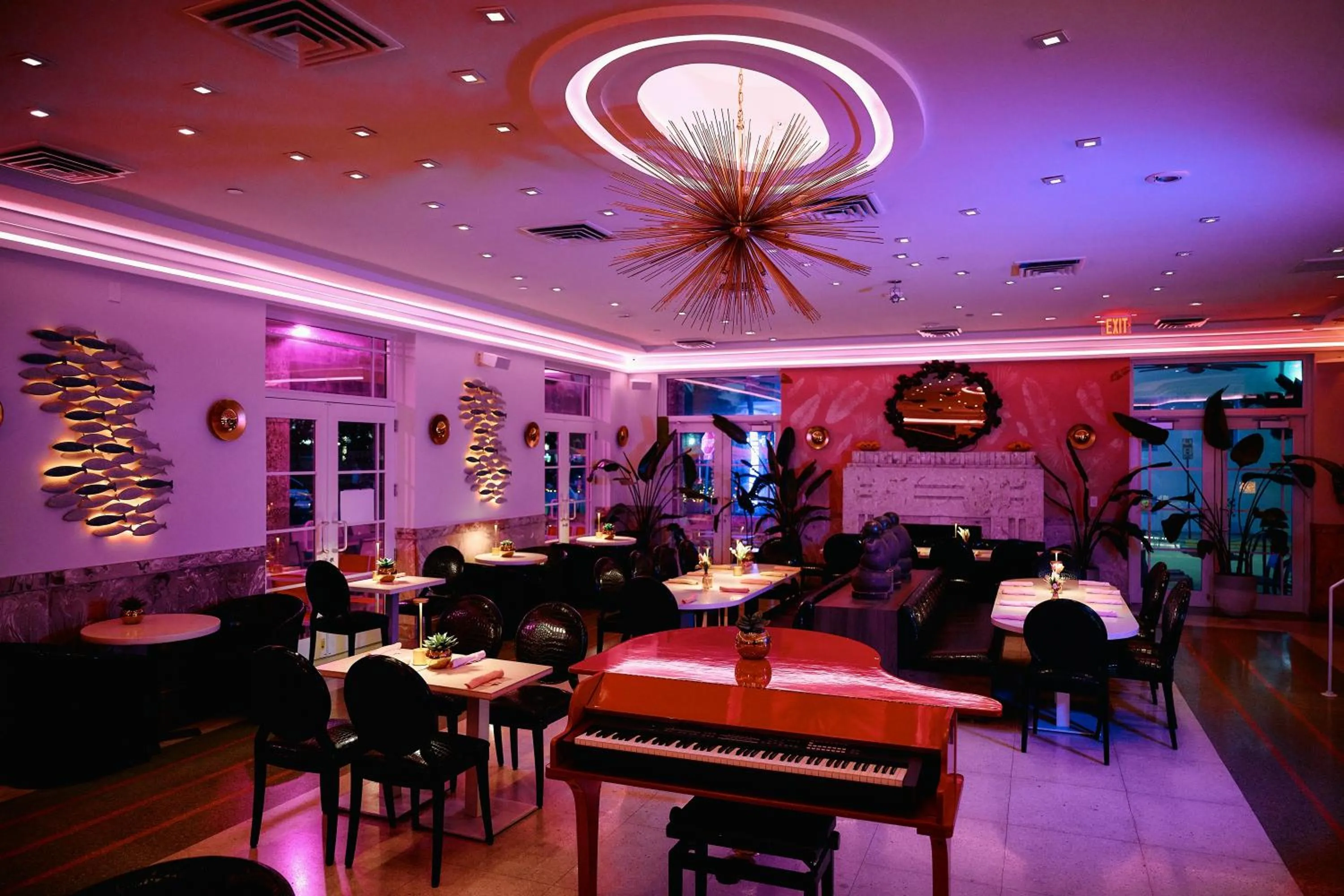 Restaurant/places to eat in Cardozo Hotel