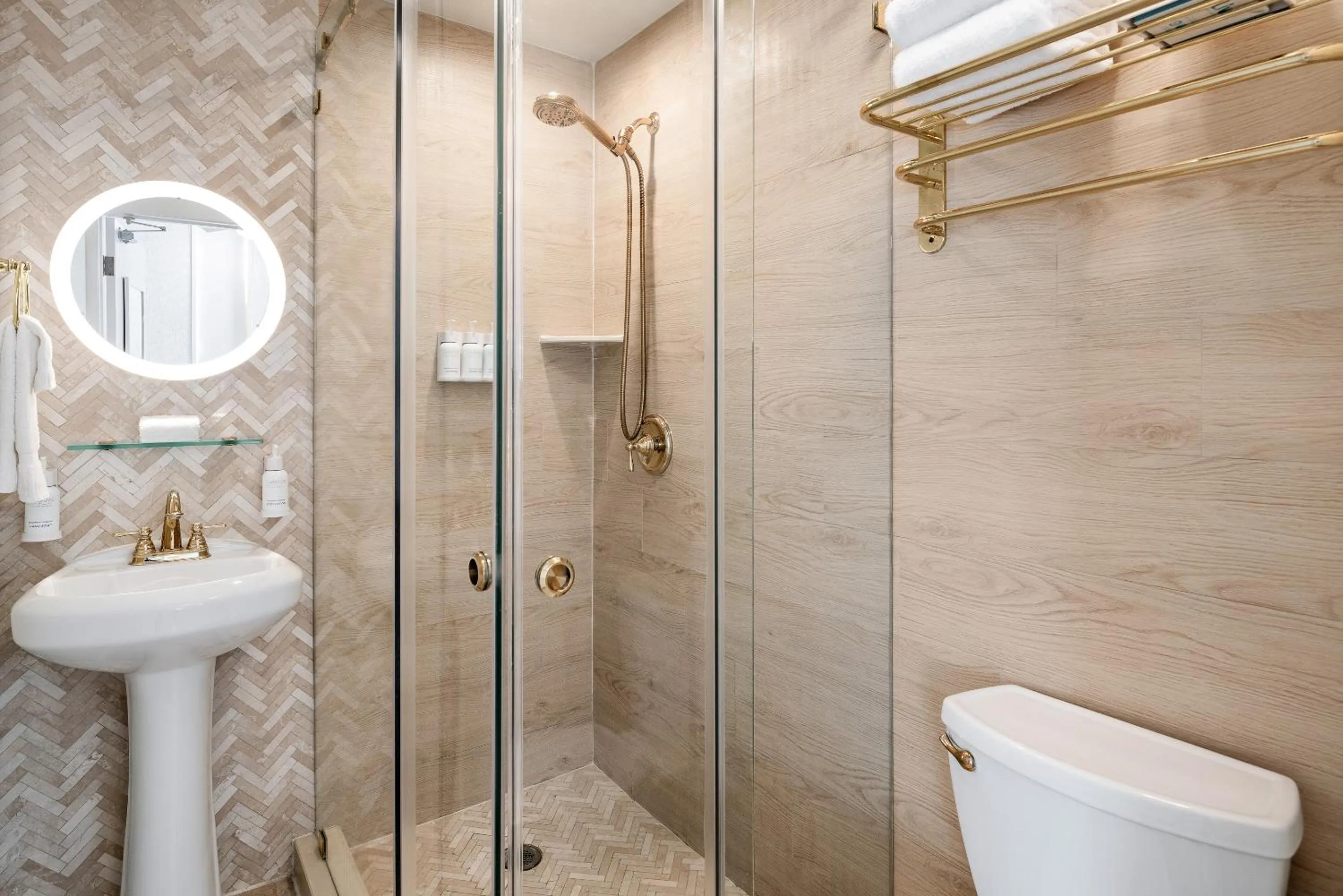 Bathroom in Cardozo Hotel