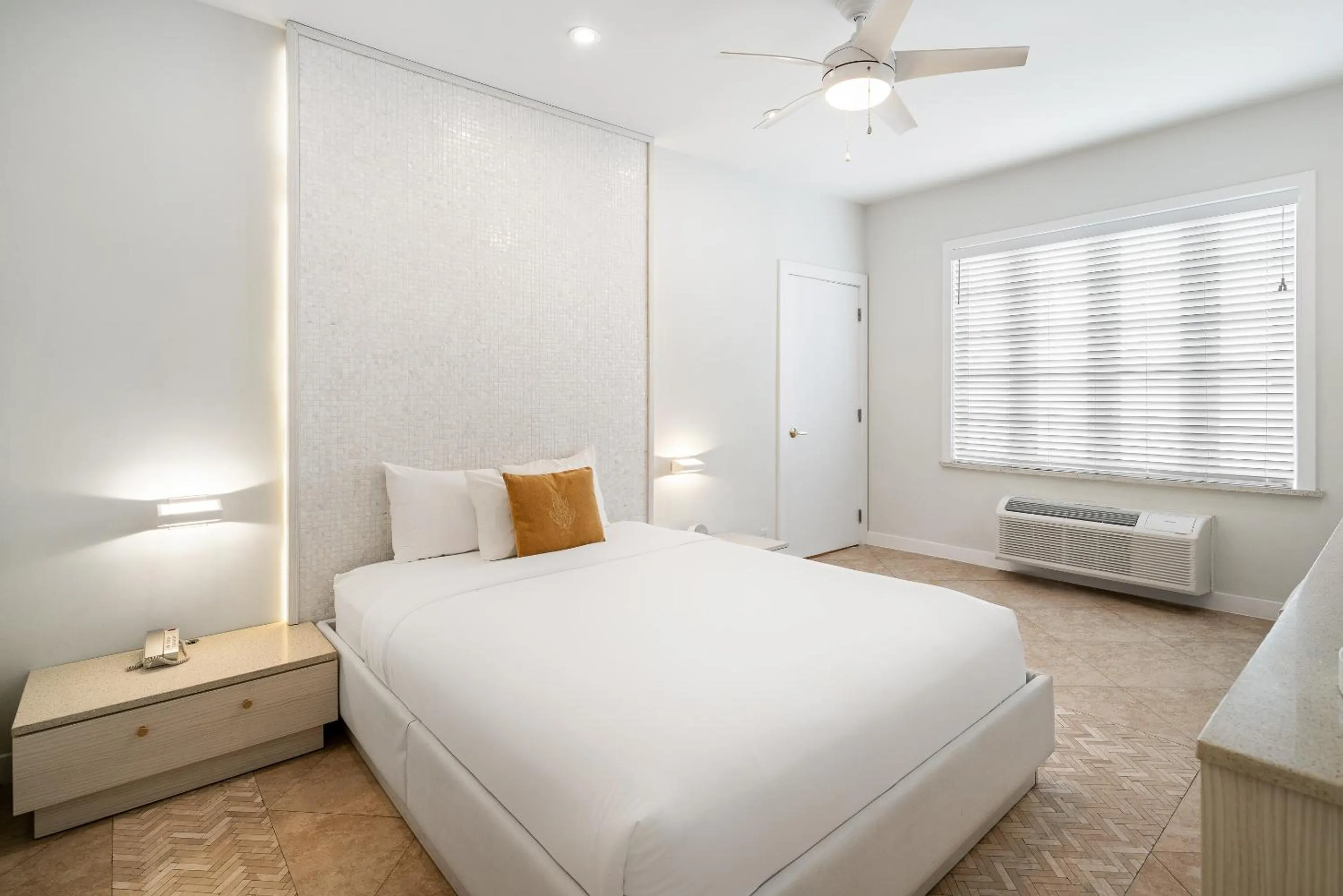 Bed in Cardozo Hotel