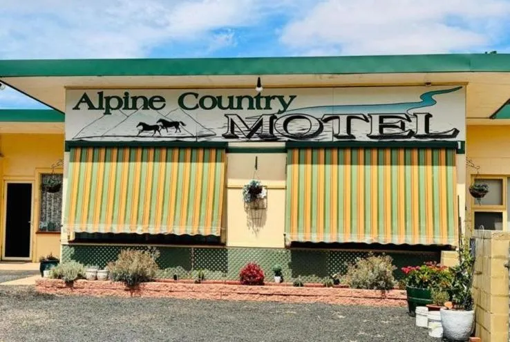 ALPINE COUNTRY MOTEL plus FREE COFFEE