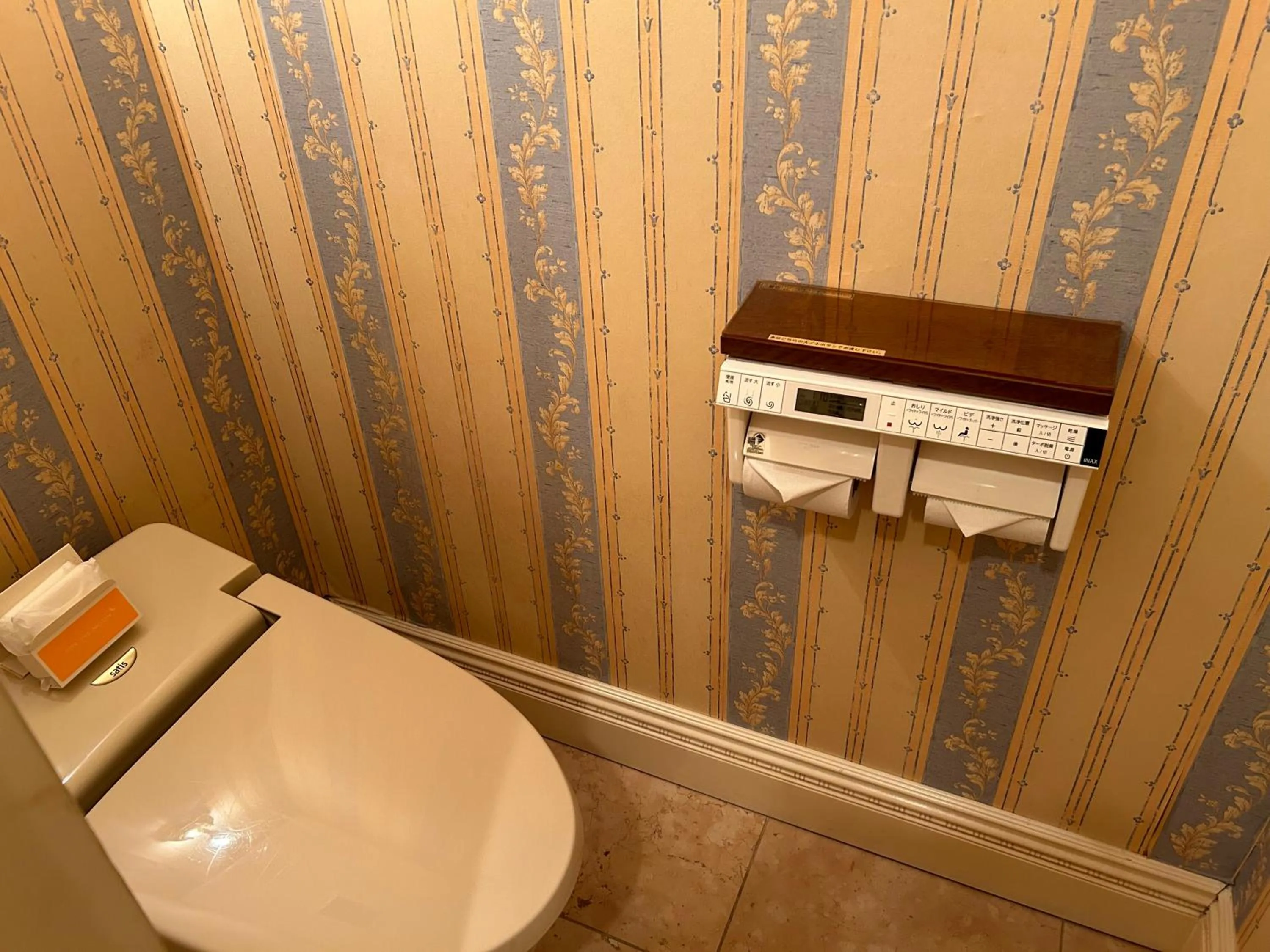 Toilet in Hotel Grand Garden (Adult Only)