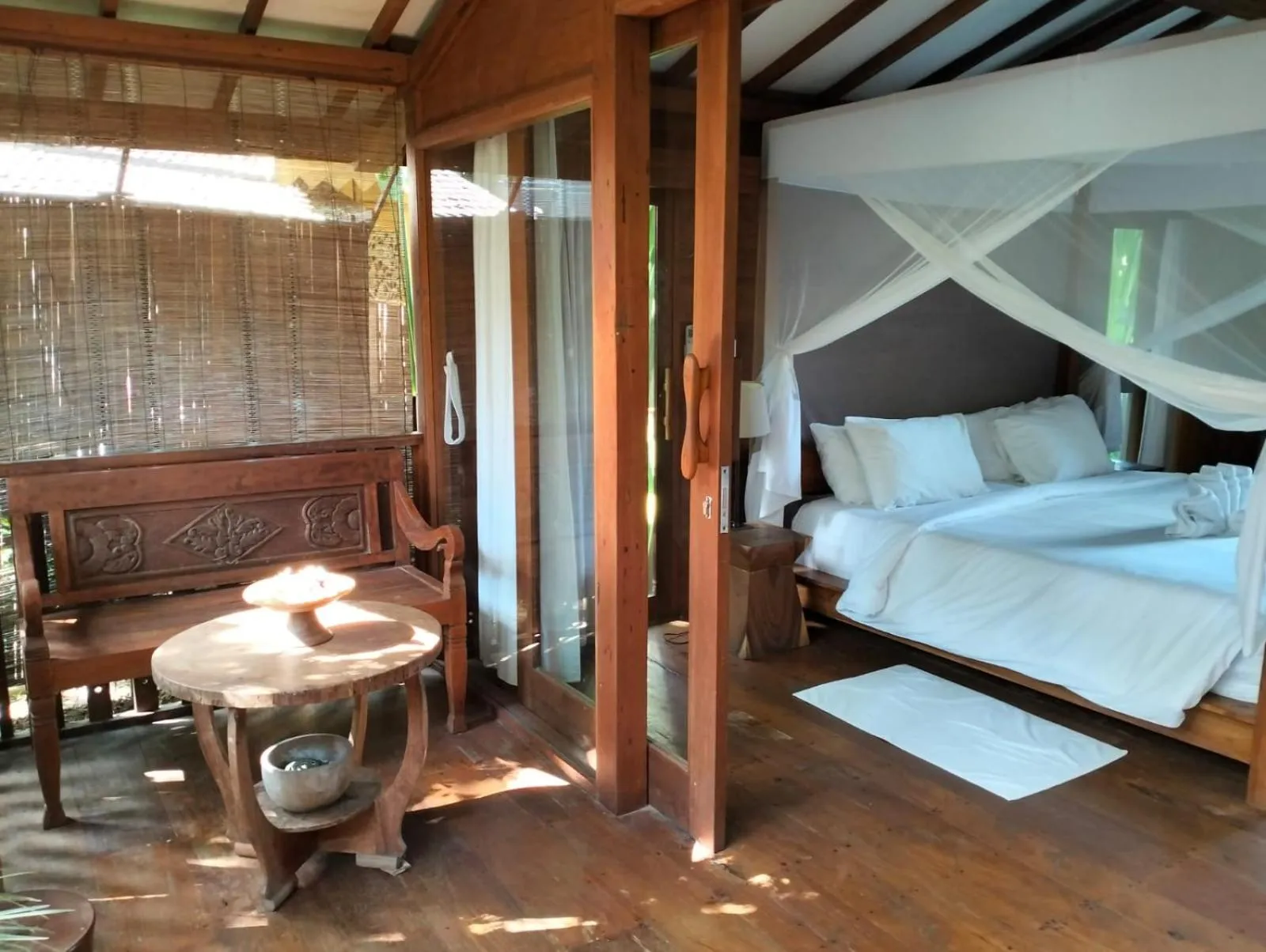 Bed in De Ubud Villas & Spa