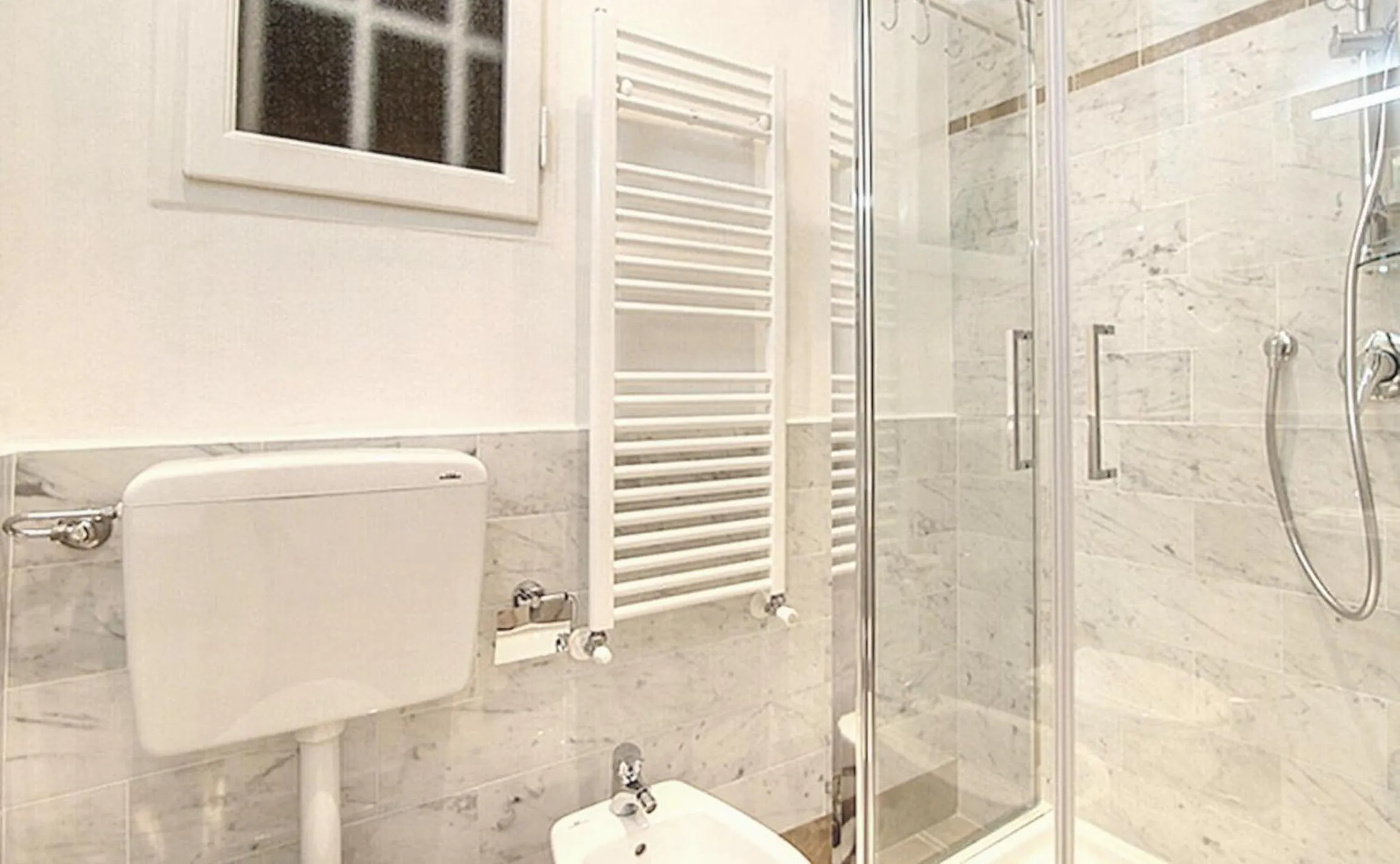 Bathroom in La Marmora Elegant