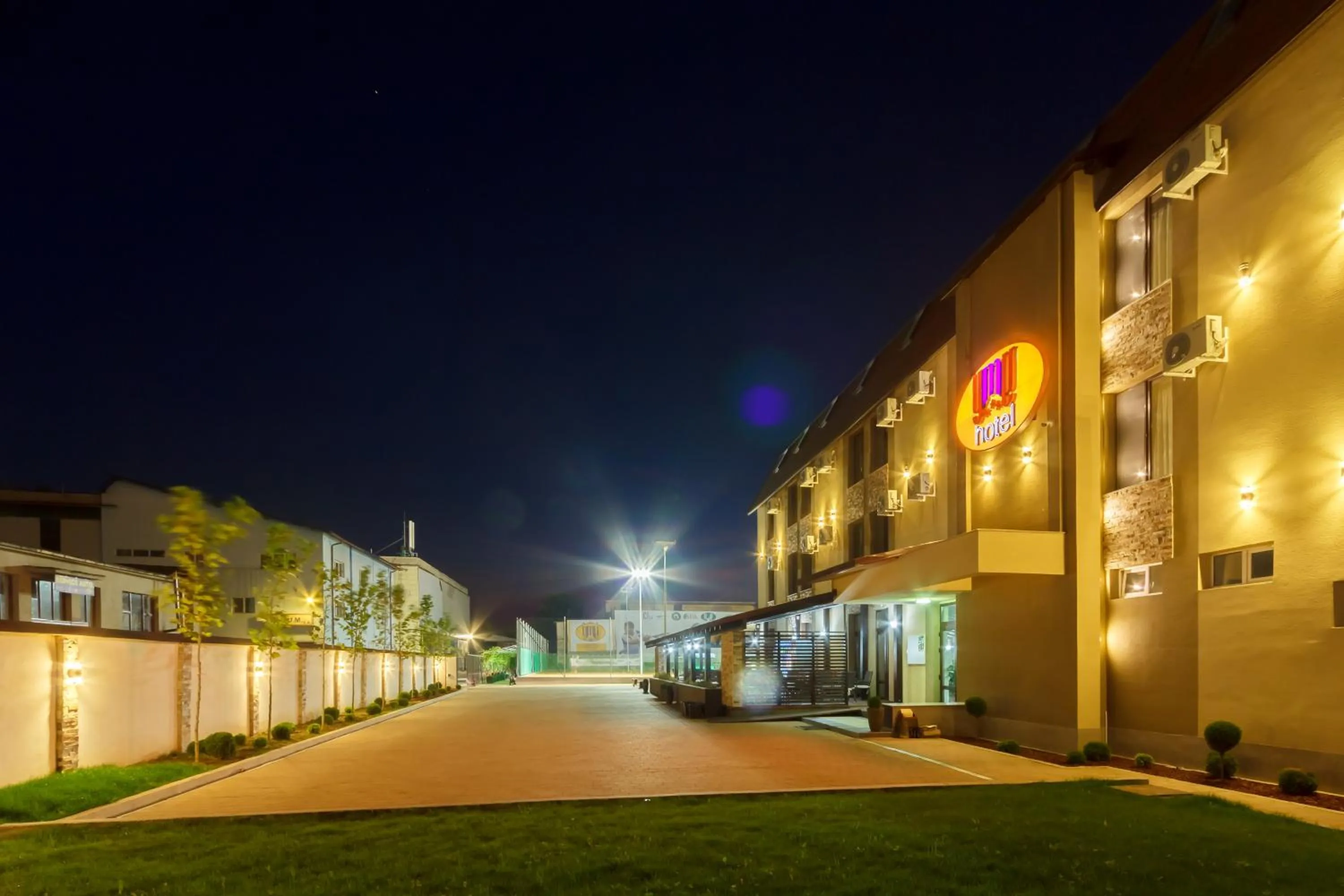Facade/entrance in YMY HOTELS Târgu Jiu
