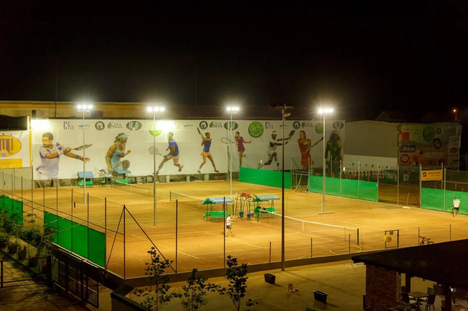 Night in YMY HOTELS Târgu Jiu