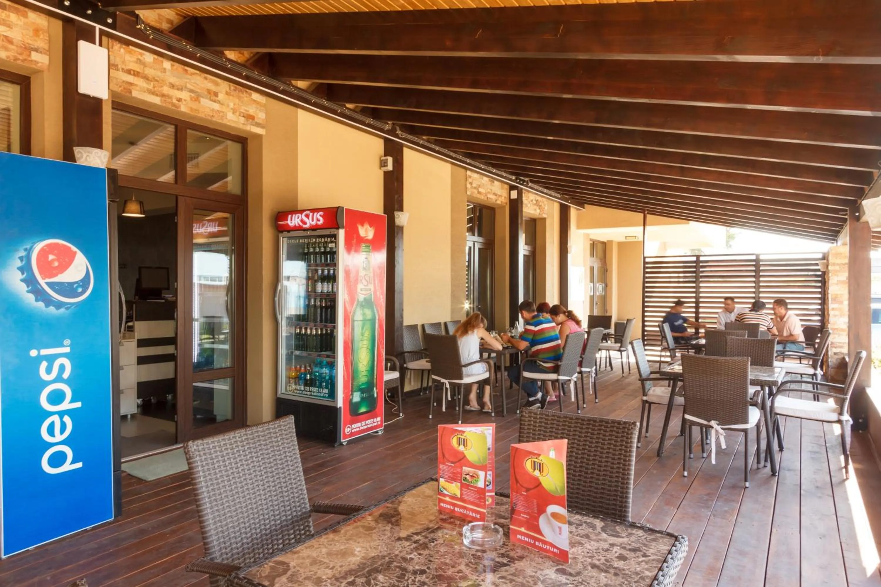 Restaurant/places to eat in YMY HOTELS Târgu Jiu