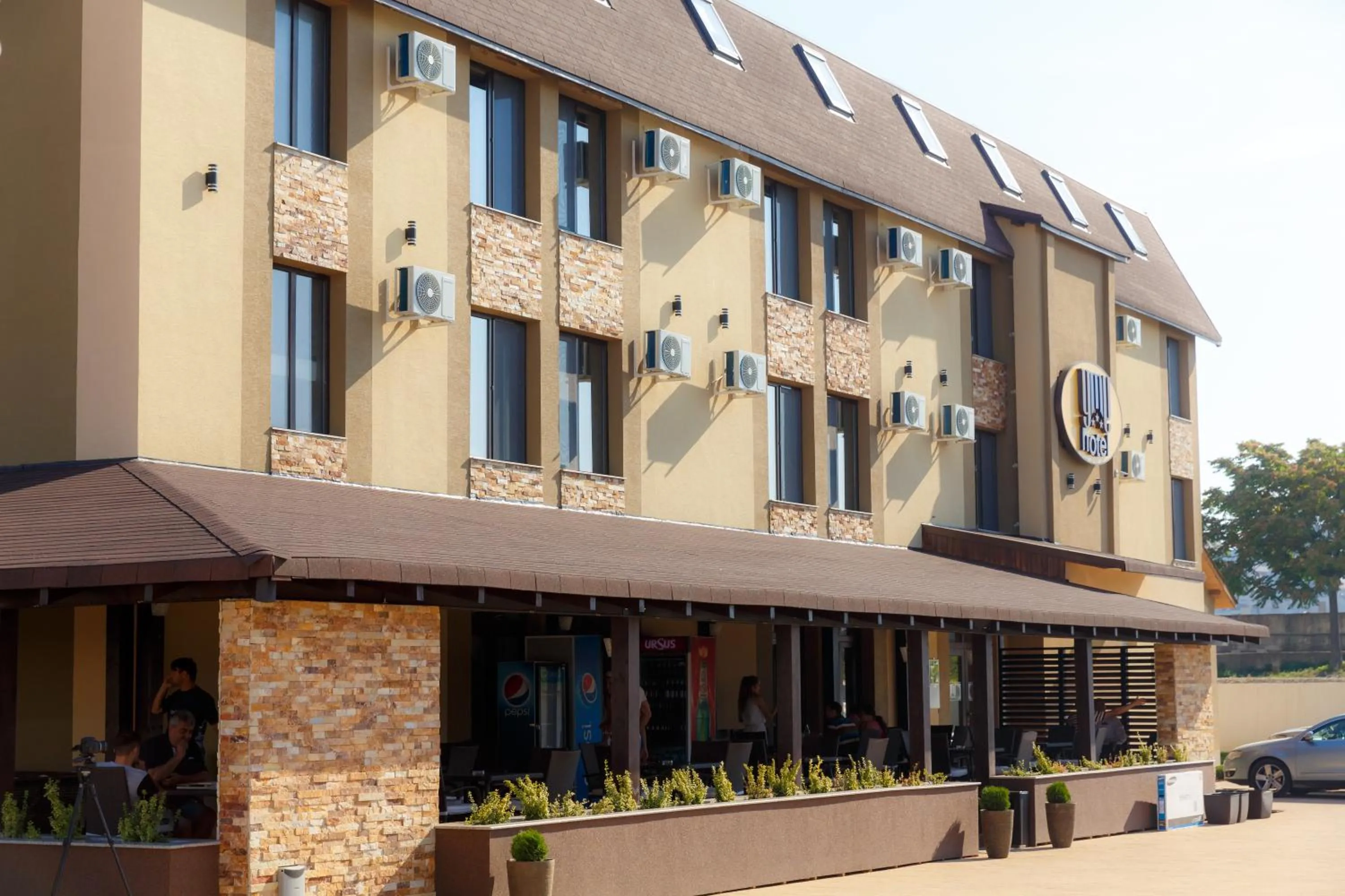 Facade/entrance in YMY HOTELS Târgu Jiu