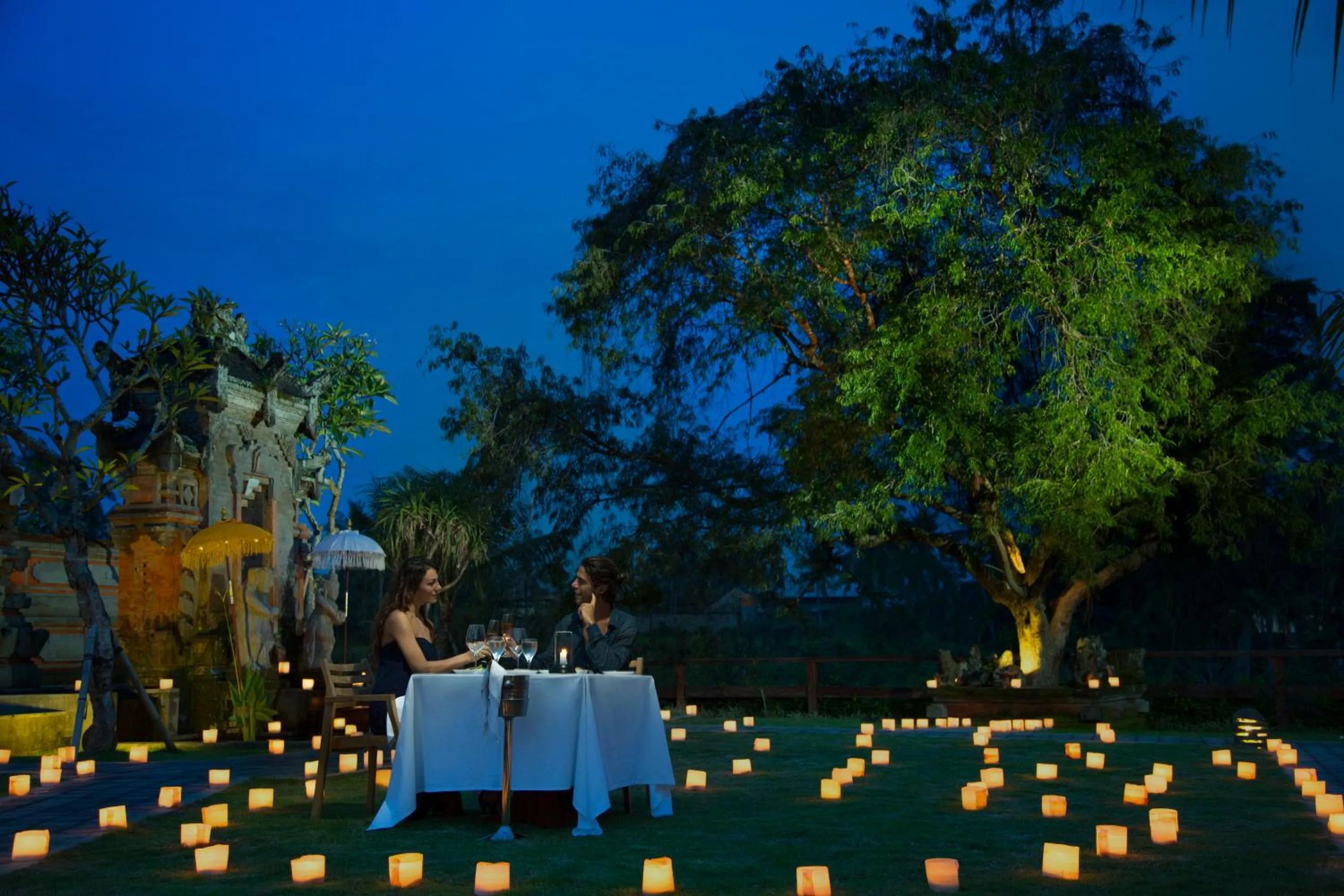 Restaurant/places to eat in Sanctoo Suites & Villas