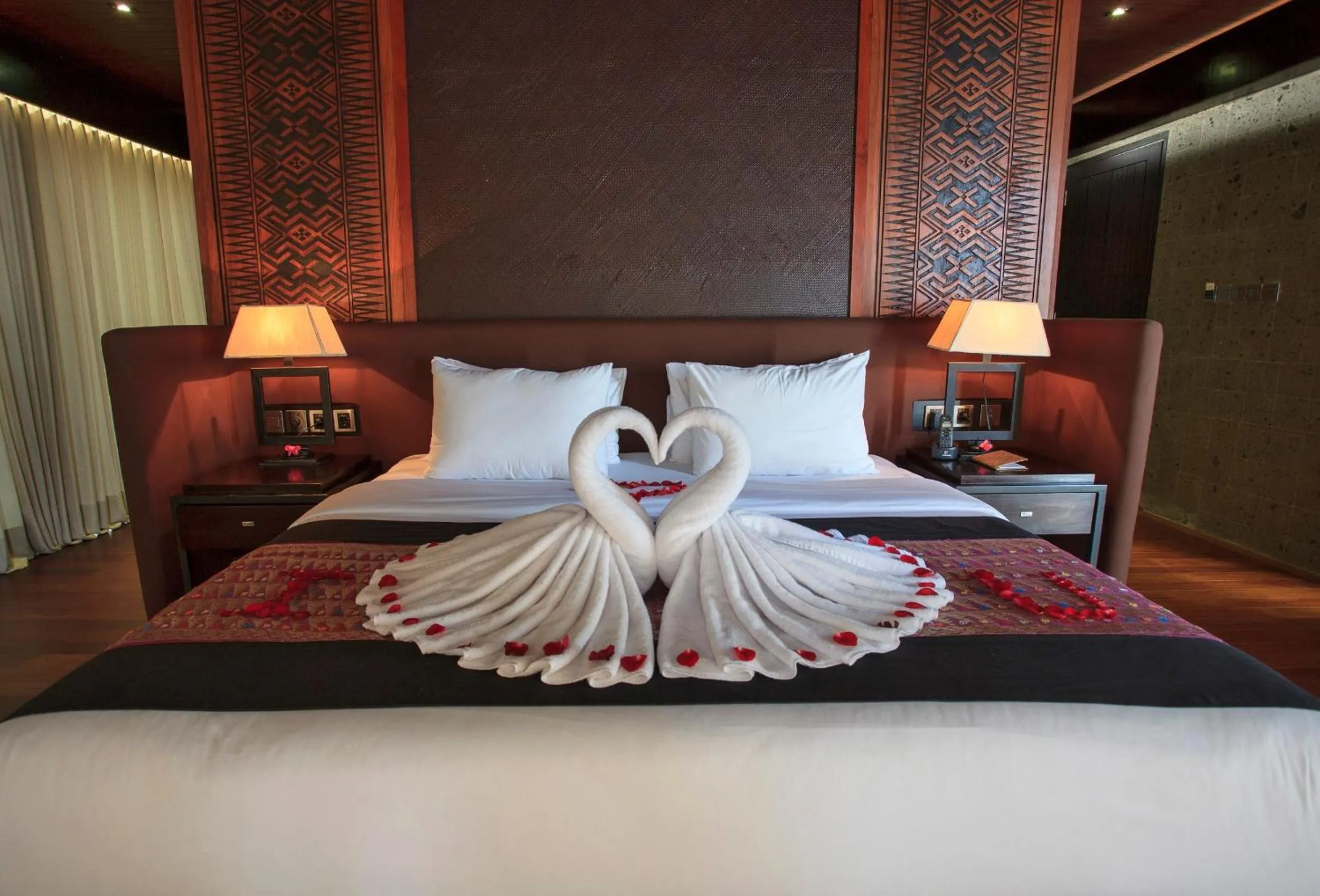 Decorative detail, Bed in Sanctoo Suites & Villas
