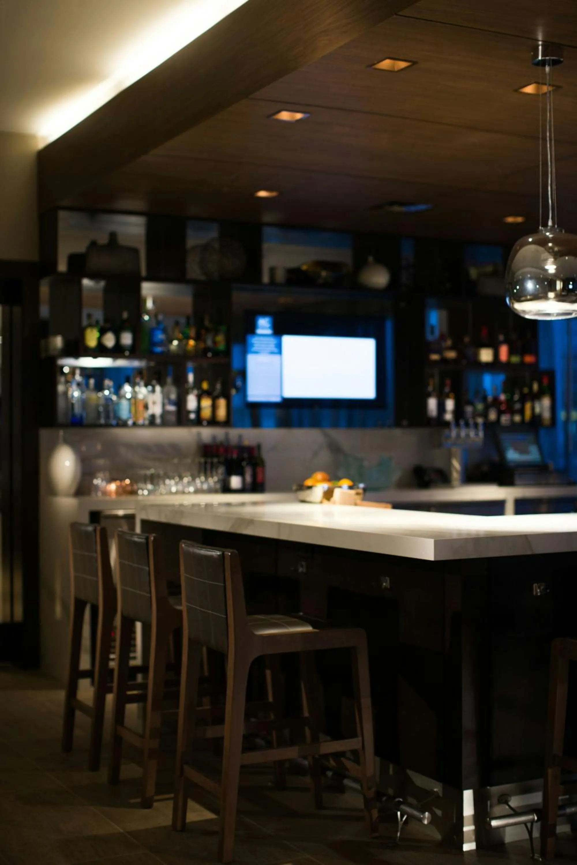 Lounge or bar in AC Hotel Cincinnati at Liberty Center
