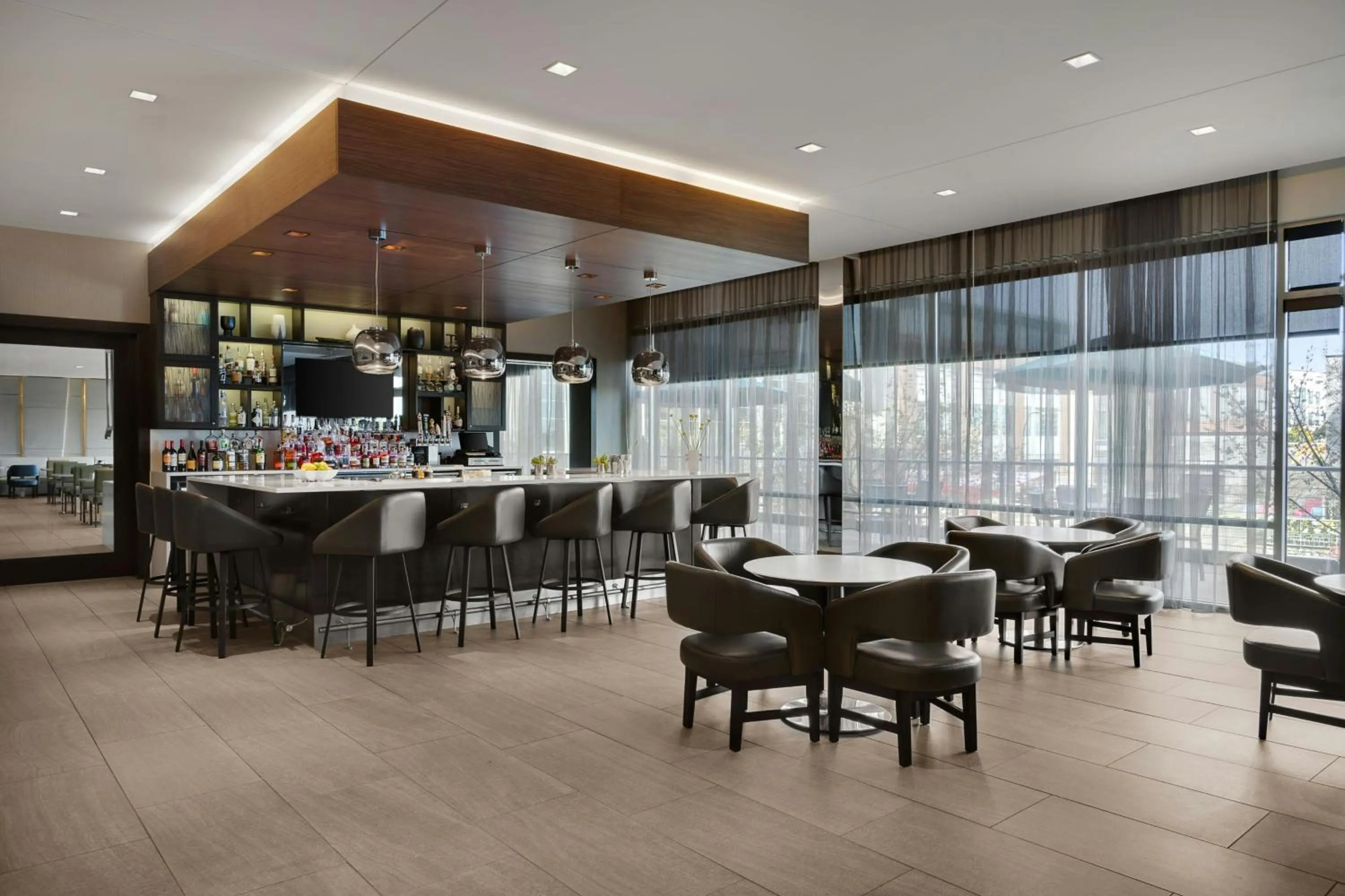 Lounge or bar in AC Hotel Cincinnati at Liberty Center