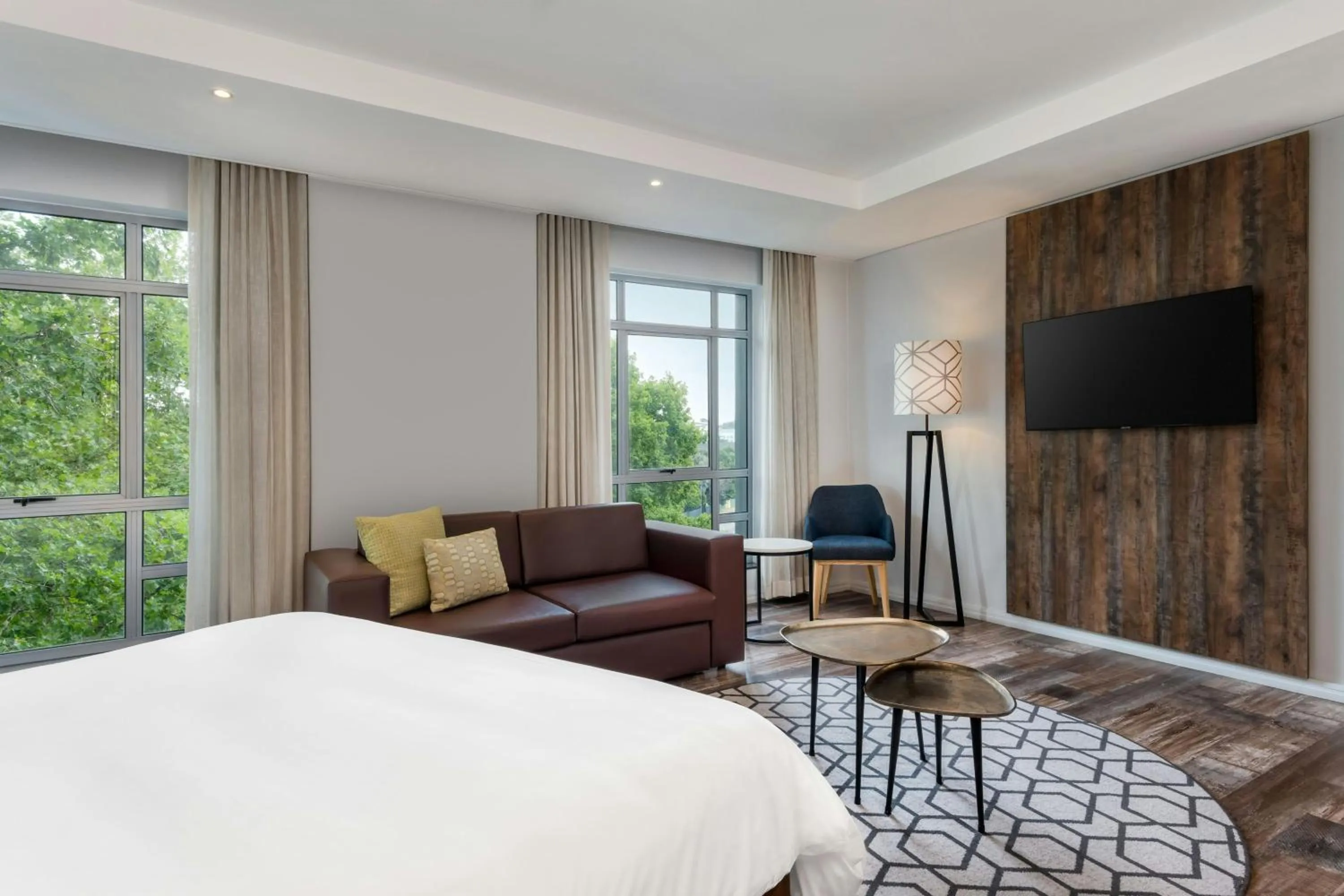 Photo of the whole room, Bed in Protea Hotel by Marriott Johannesburg Wanderers