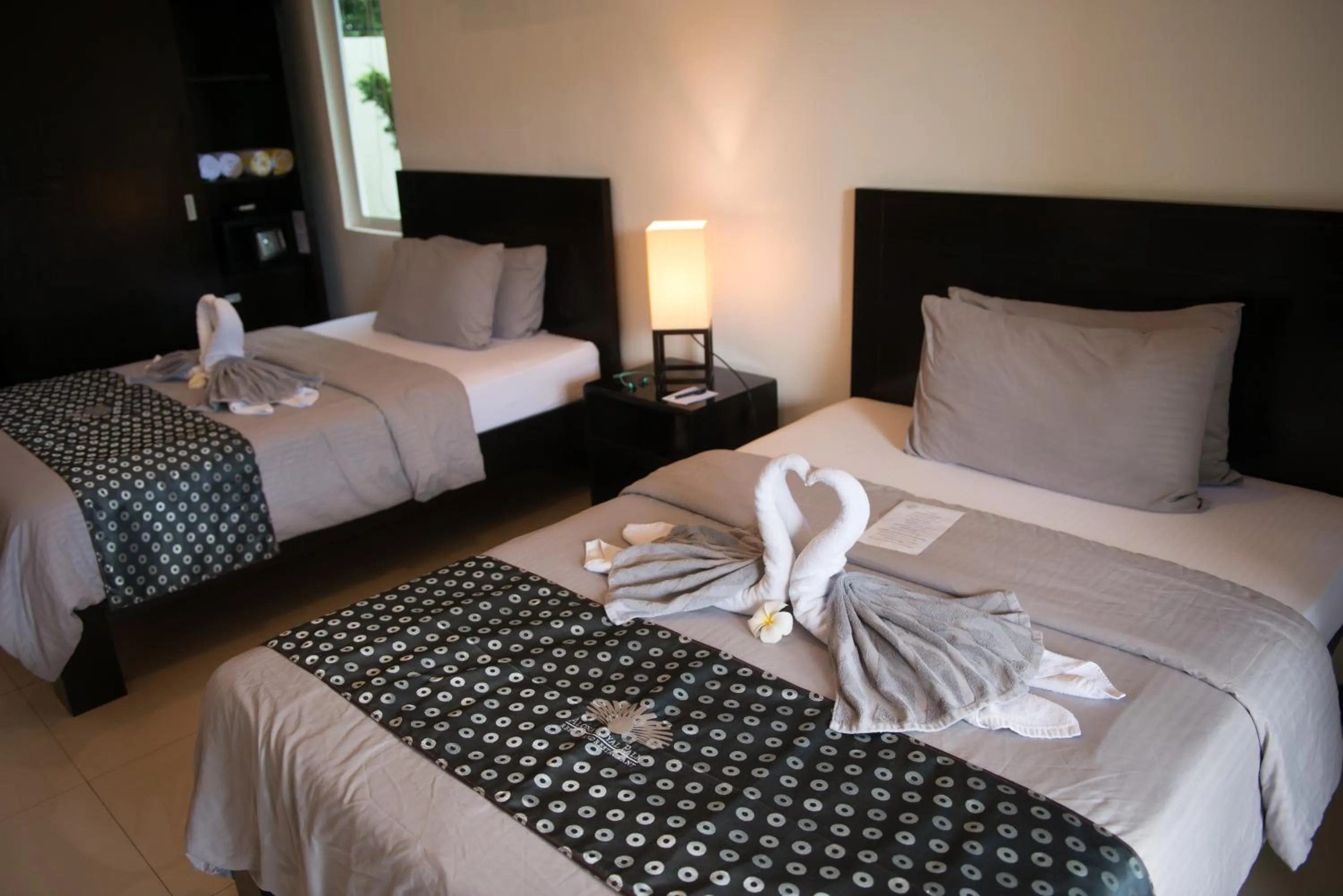 Photo of the whole room, Bed in Alona Royal Palm Resort