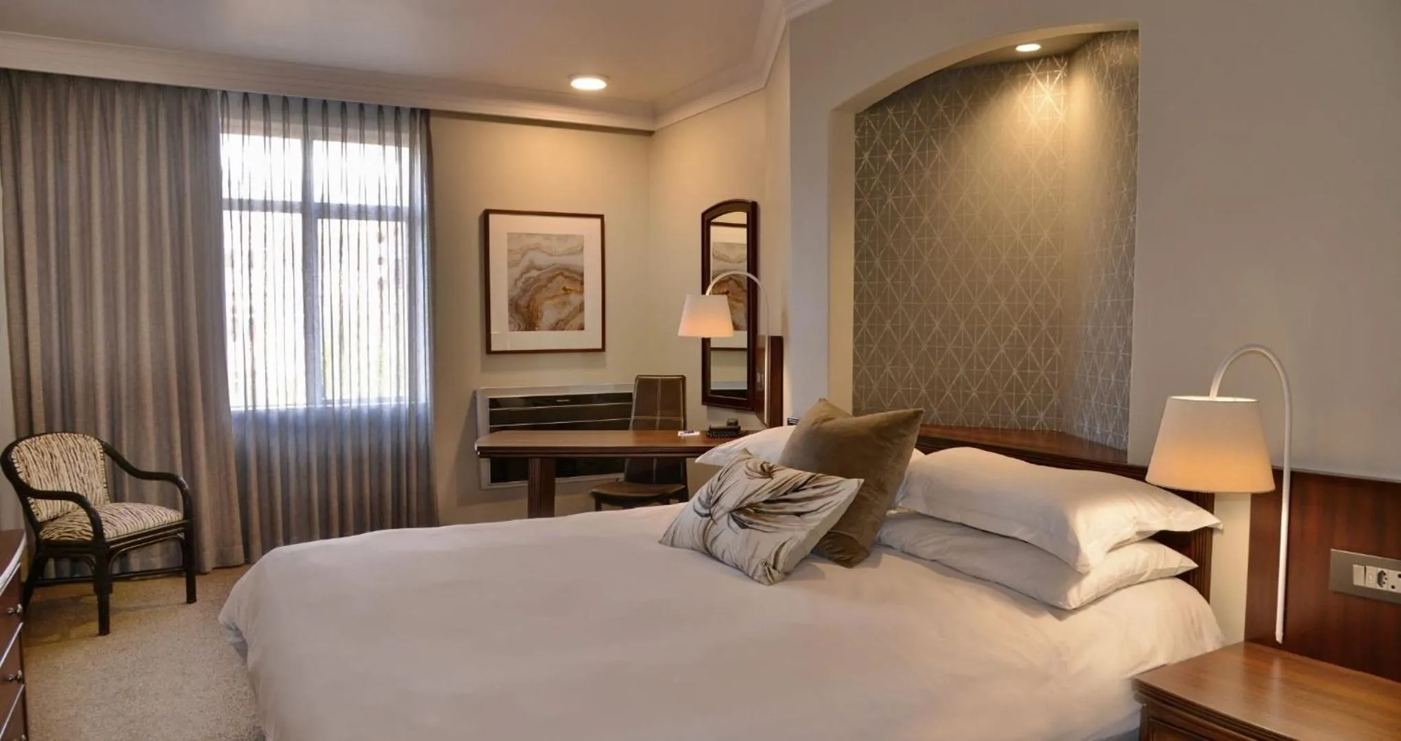 Photo of the whole room, Bed in ANEW Hotel Centurion Pretoria