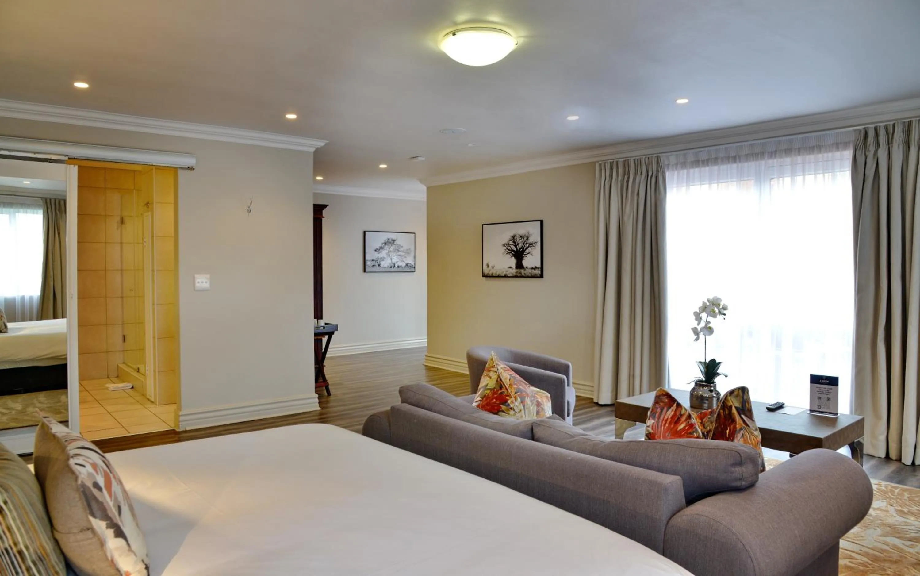 TV and multimedia, Bed in ANEW Hotel Centurion Pretoria