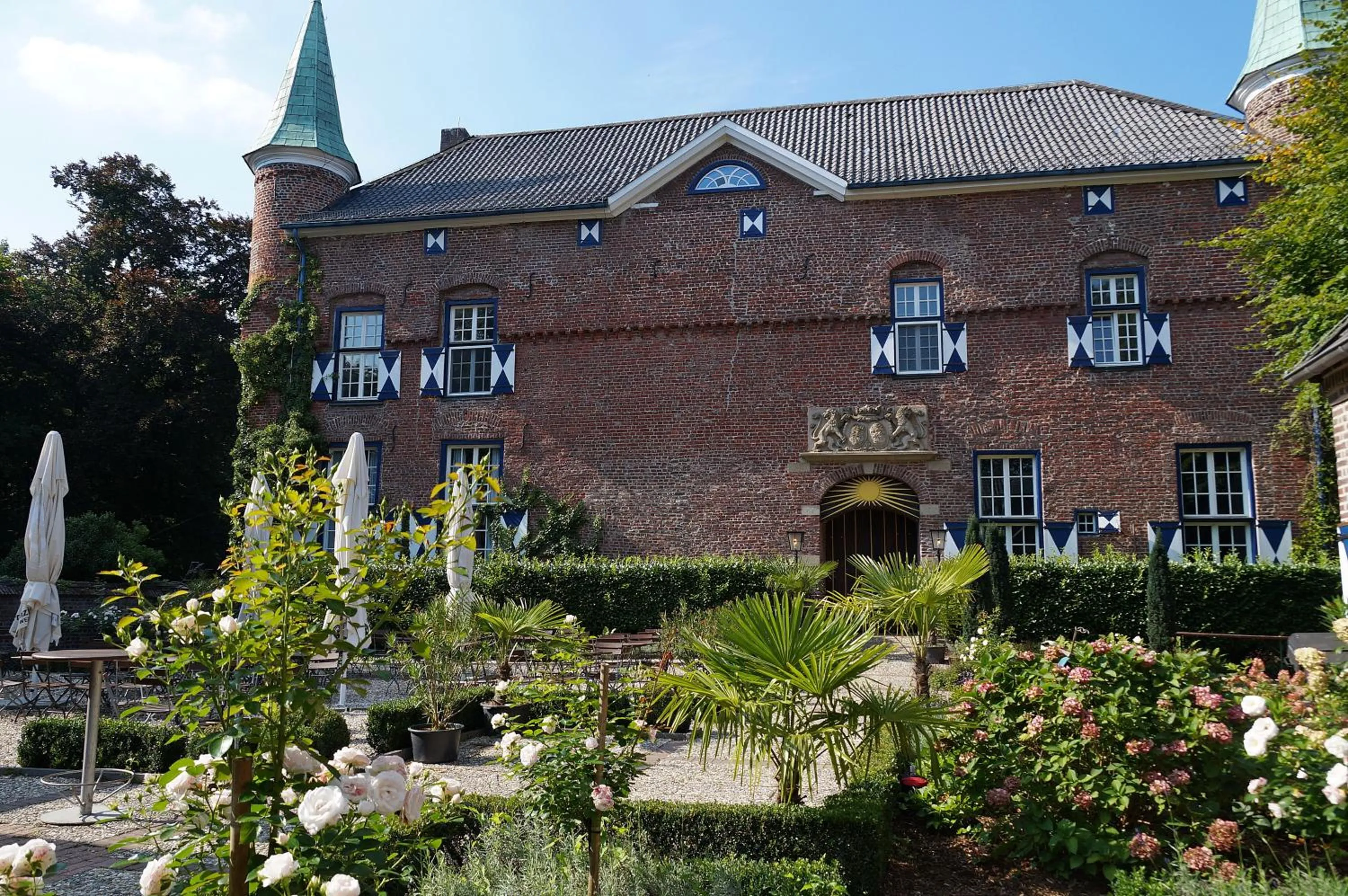 Property building in Hotel Schloss Walbeck