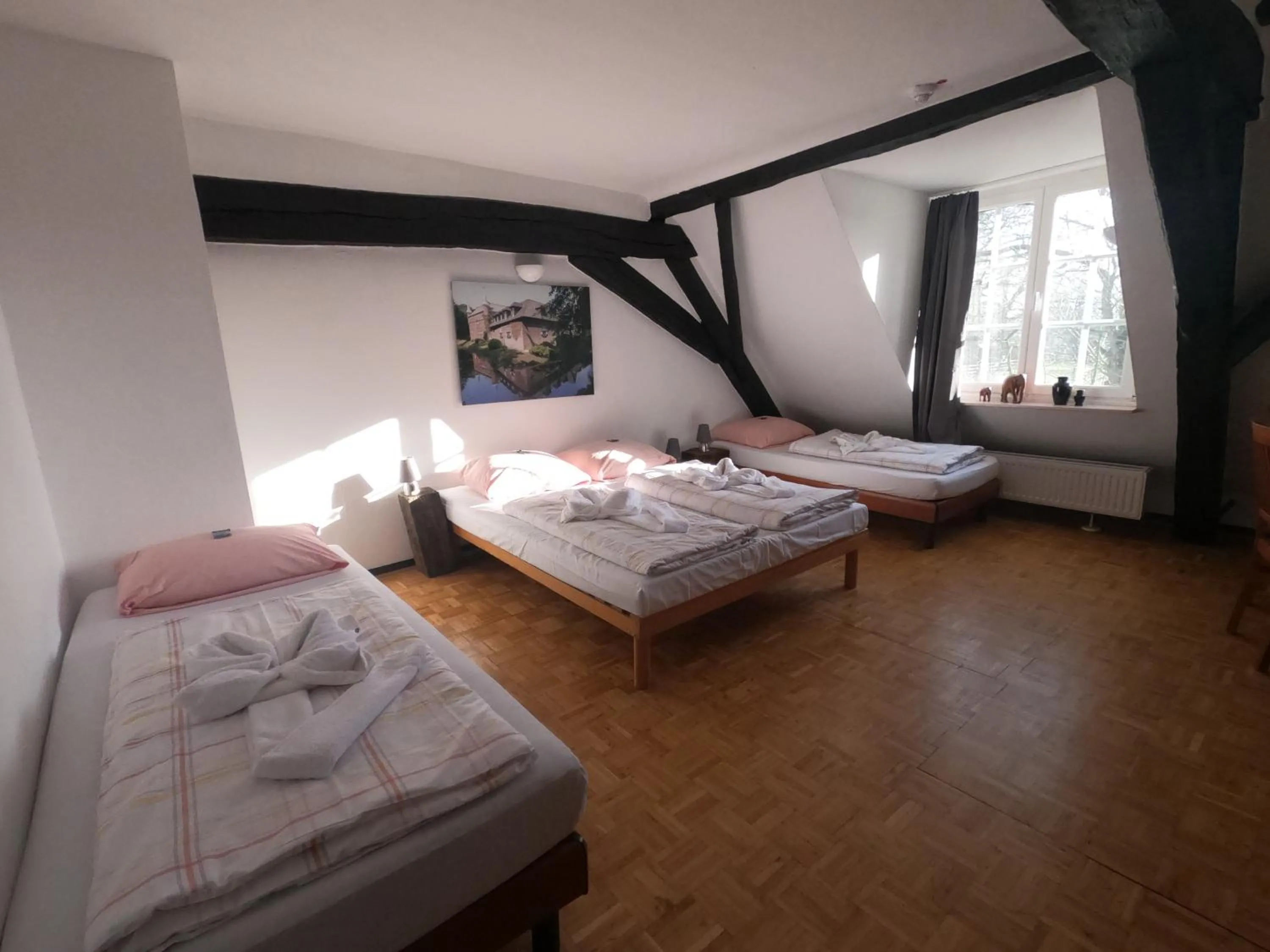 Photo of the whole room, Bed in Hotel Schloss Walbeck
