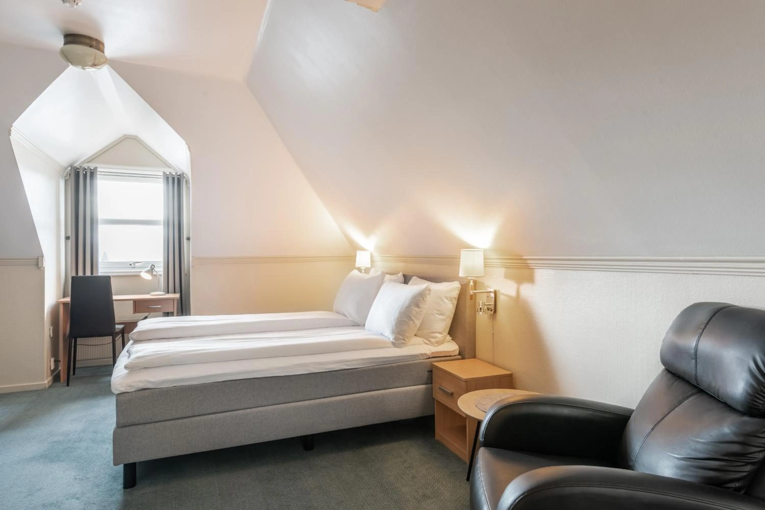 Photo of the whole room, Bed in Sure Hotel by Best Western Ole Tobias