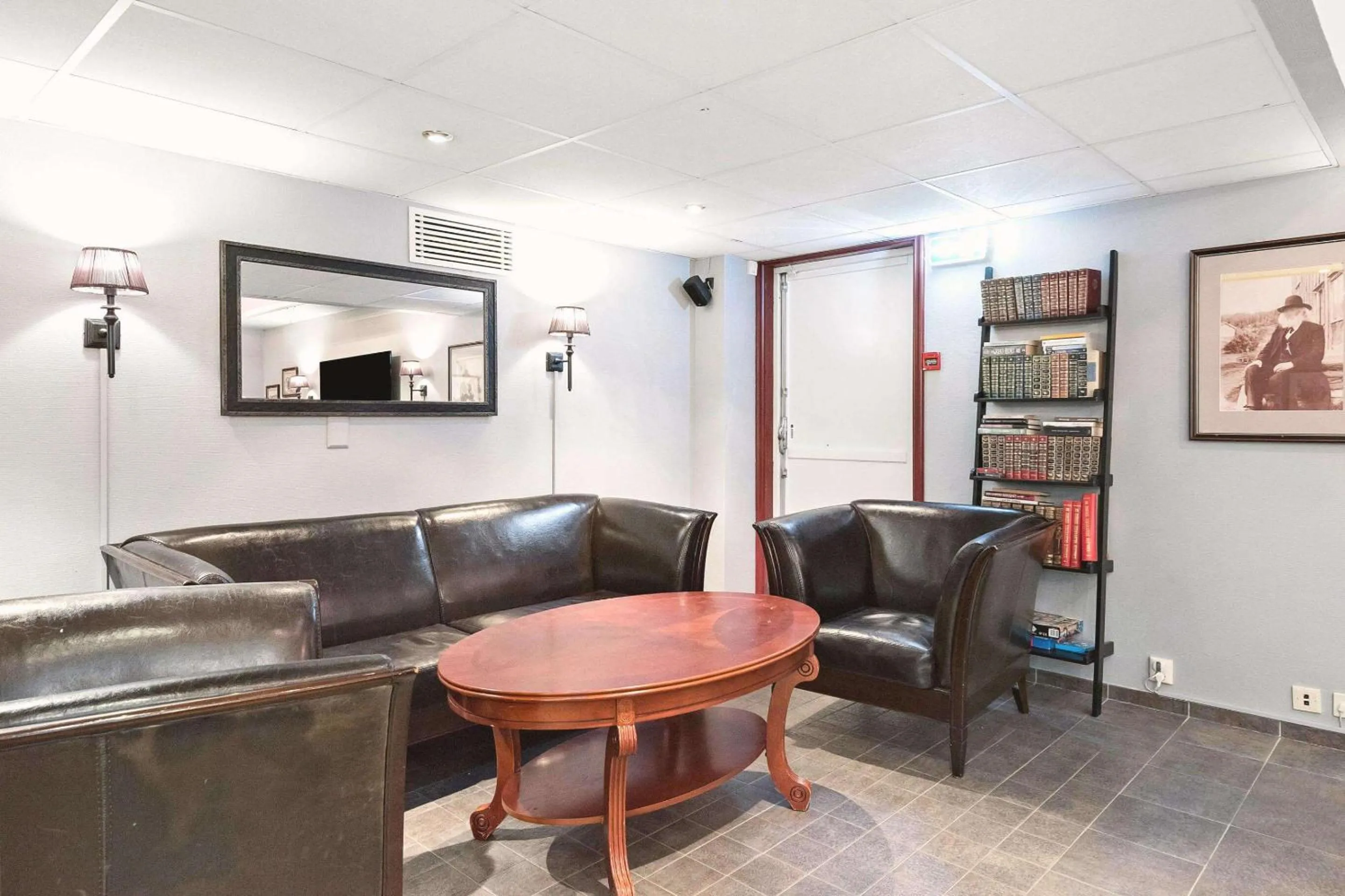 Lounge or bar in Sure Hotel by Best Western Ole Tobias