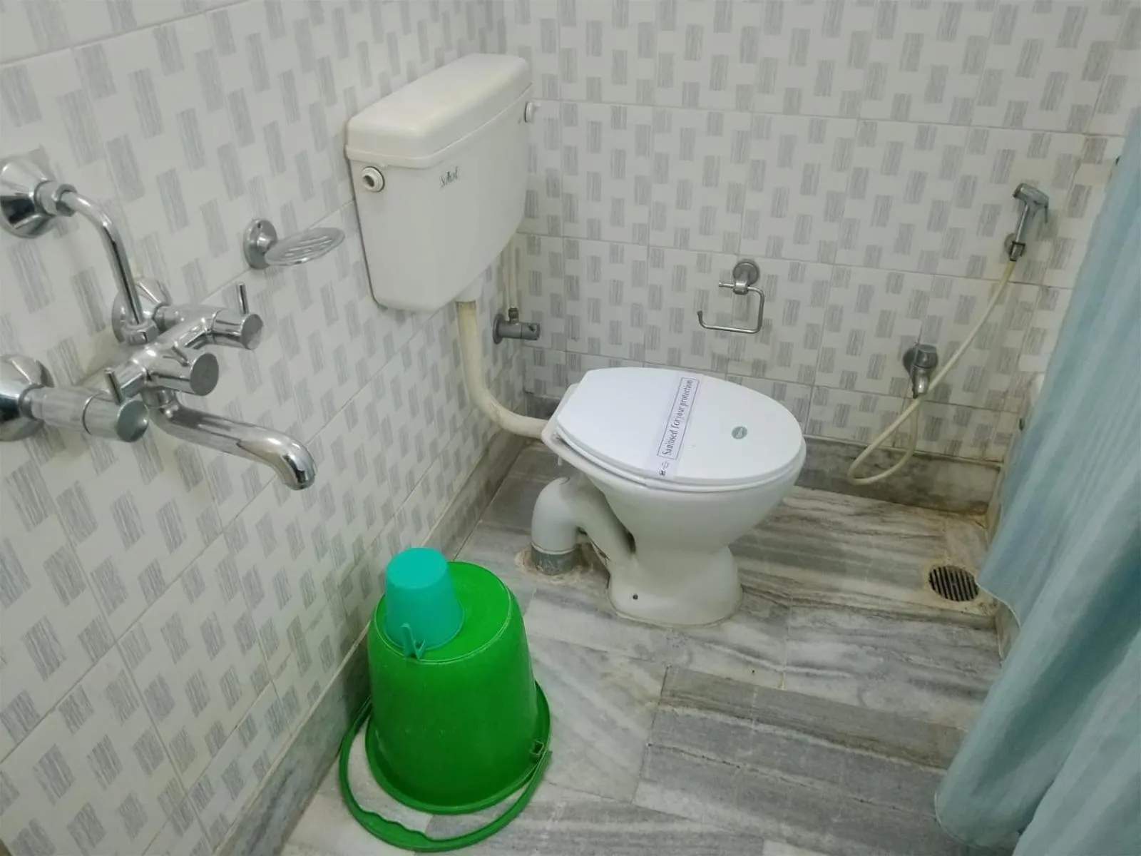 Bathroom in Hotel Priya Palace