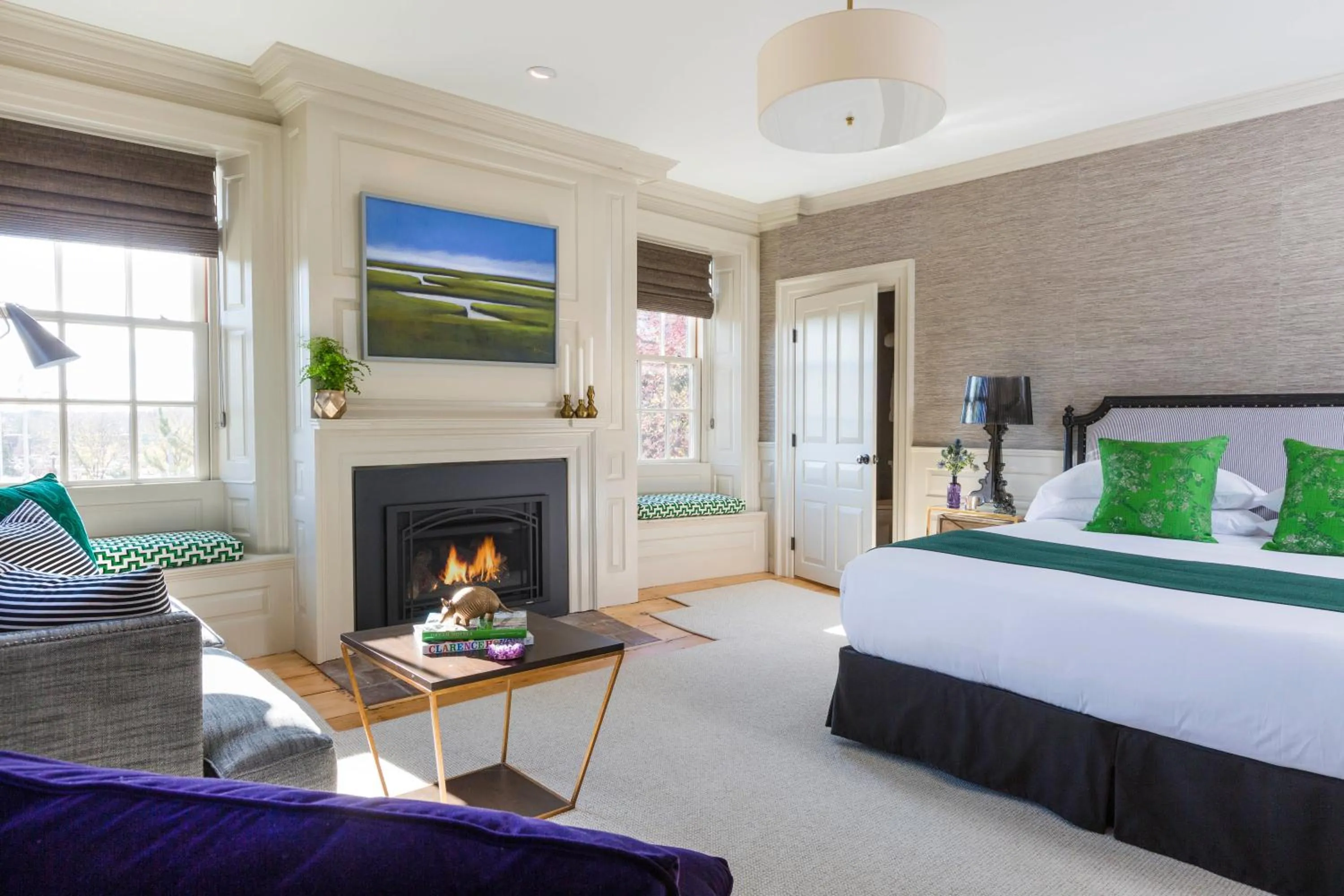 Photo of the whole room, Bed in The Merchant