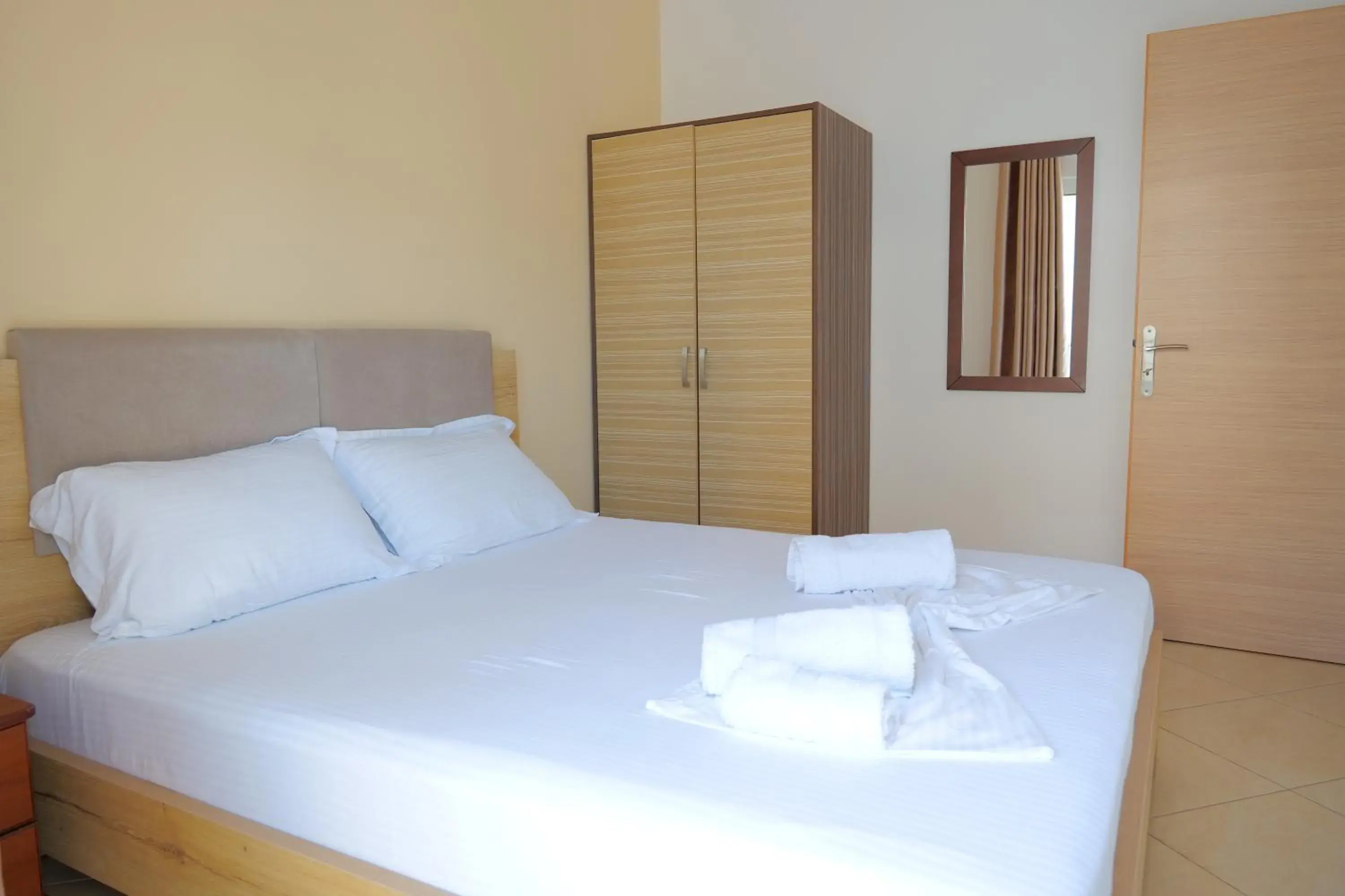 Double Room in Hotel Edola Double Room in Hotel Edola