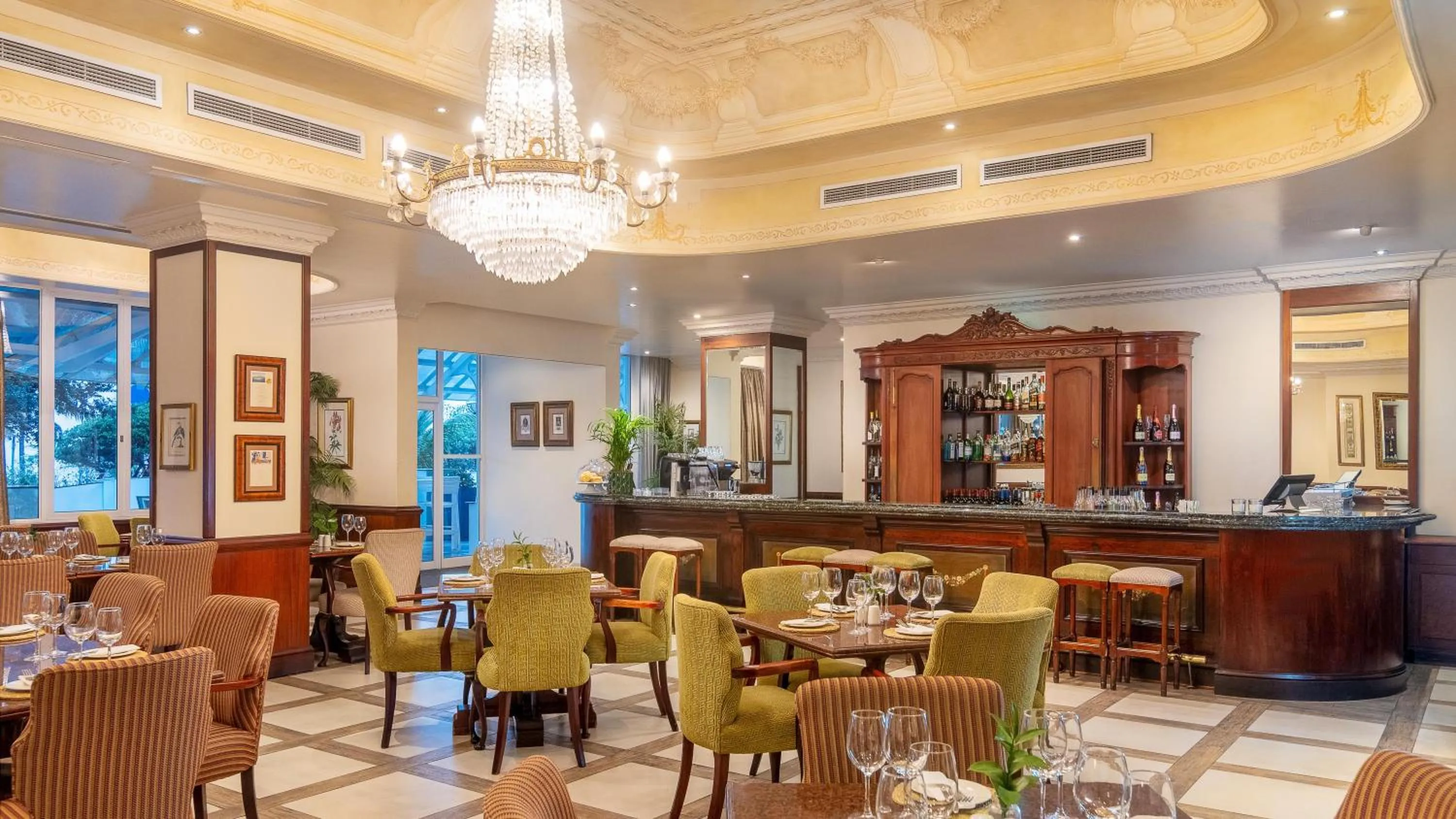 Restaurant/places to eat in The Edward