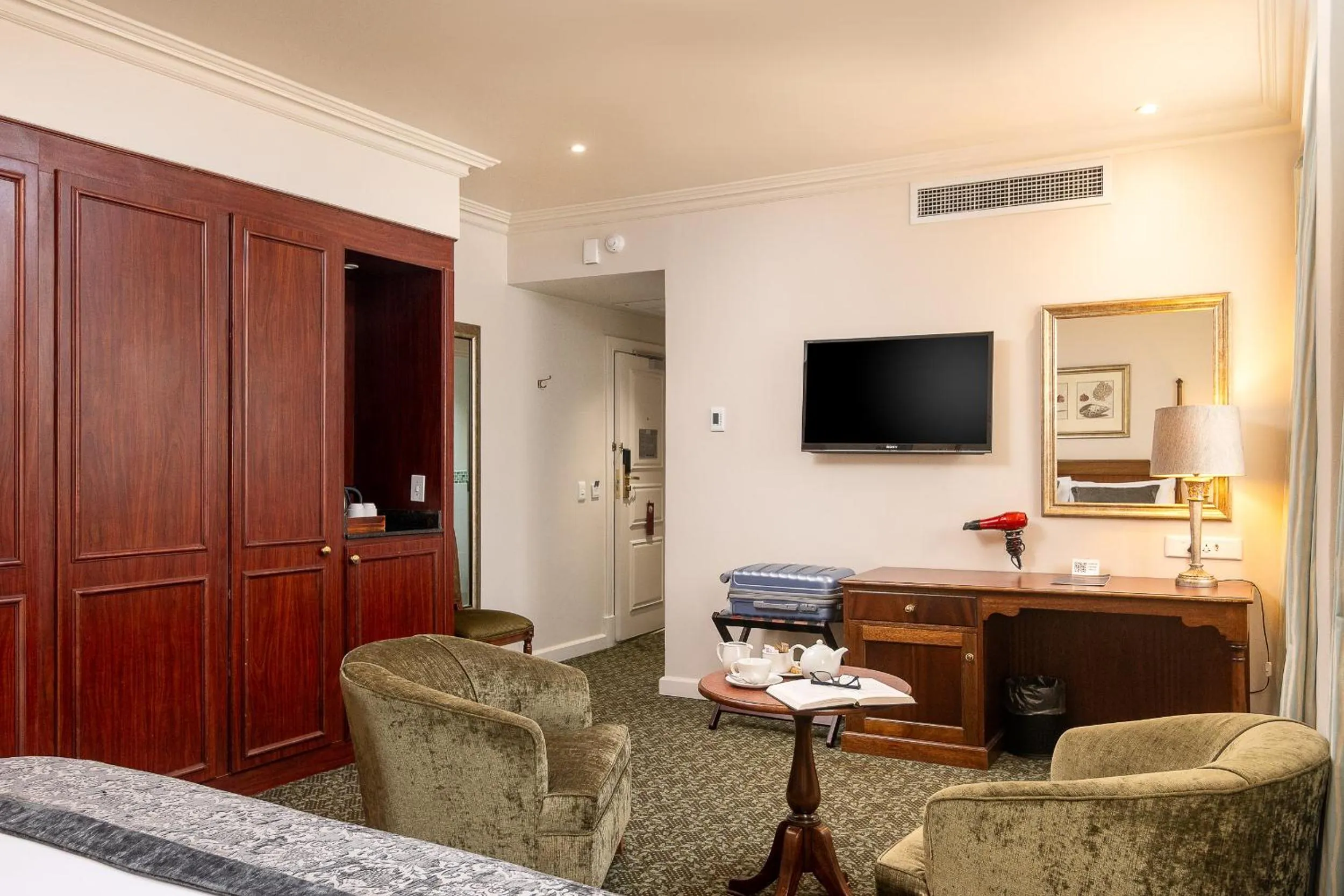 Photo of the whole room in The Edward