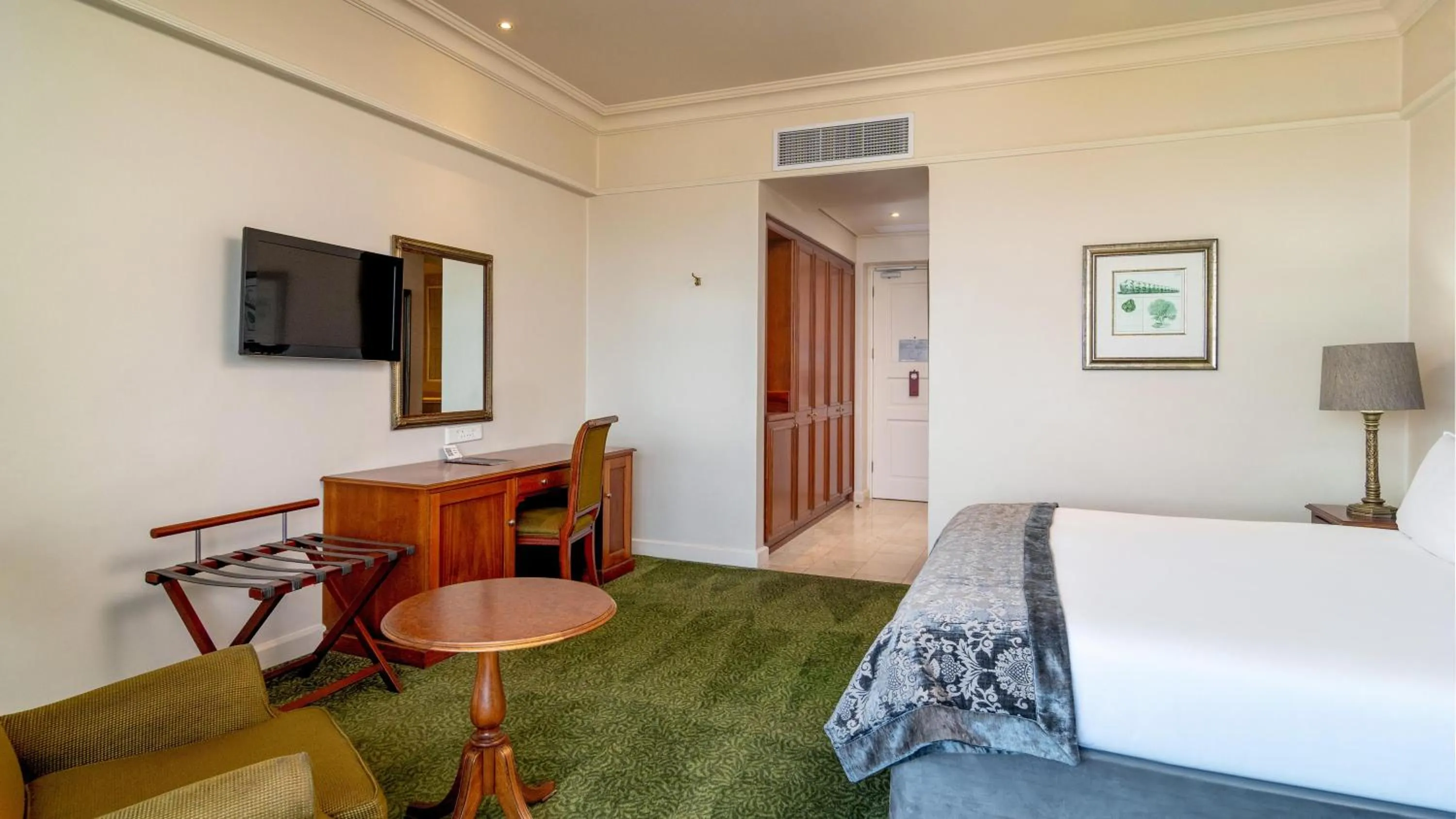 Bedroom, Bed in The Edward