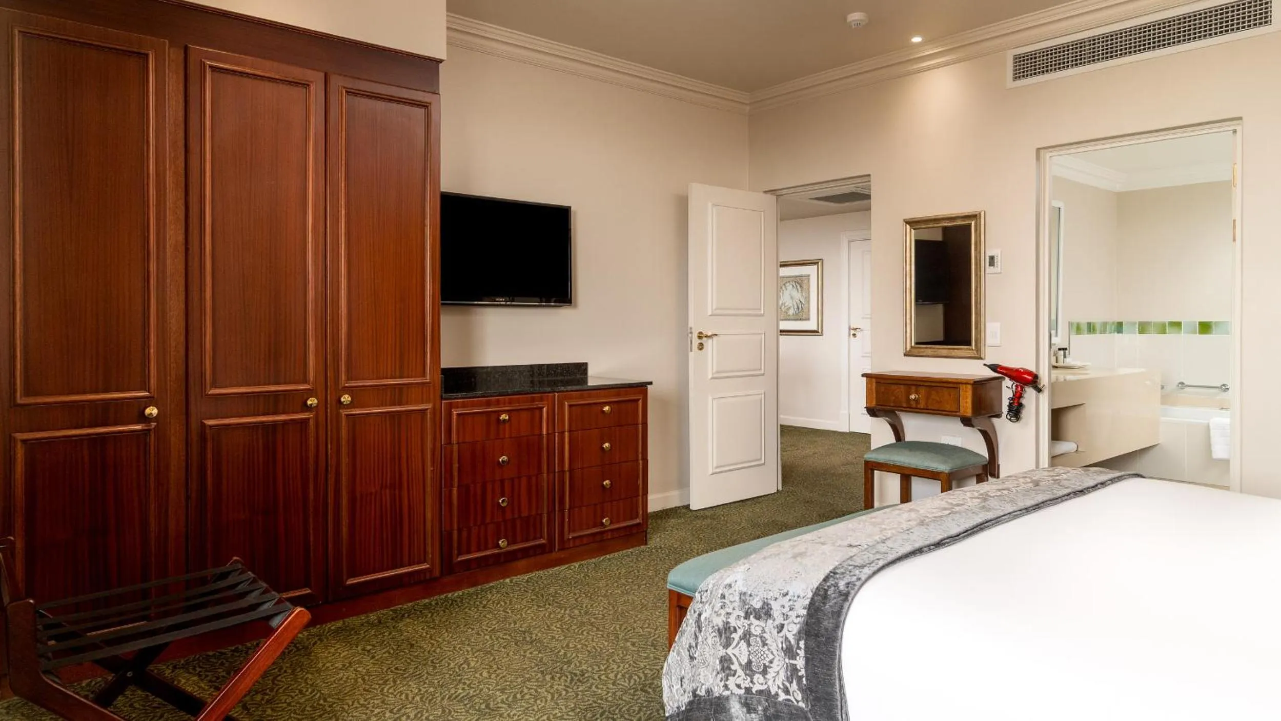 Bedroom, Bed in The Edward