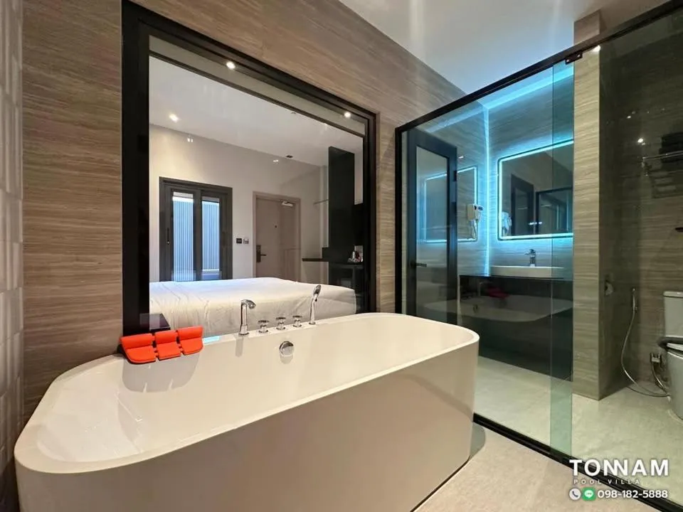 Tonnam pool villa