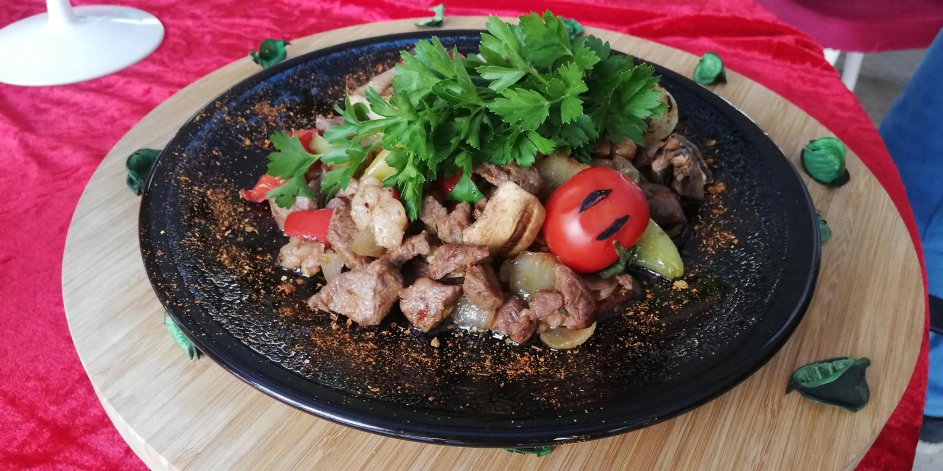 Restaurant/places to eat in Nun Hotel