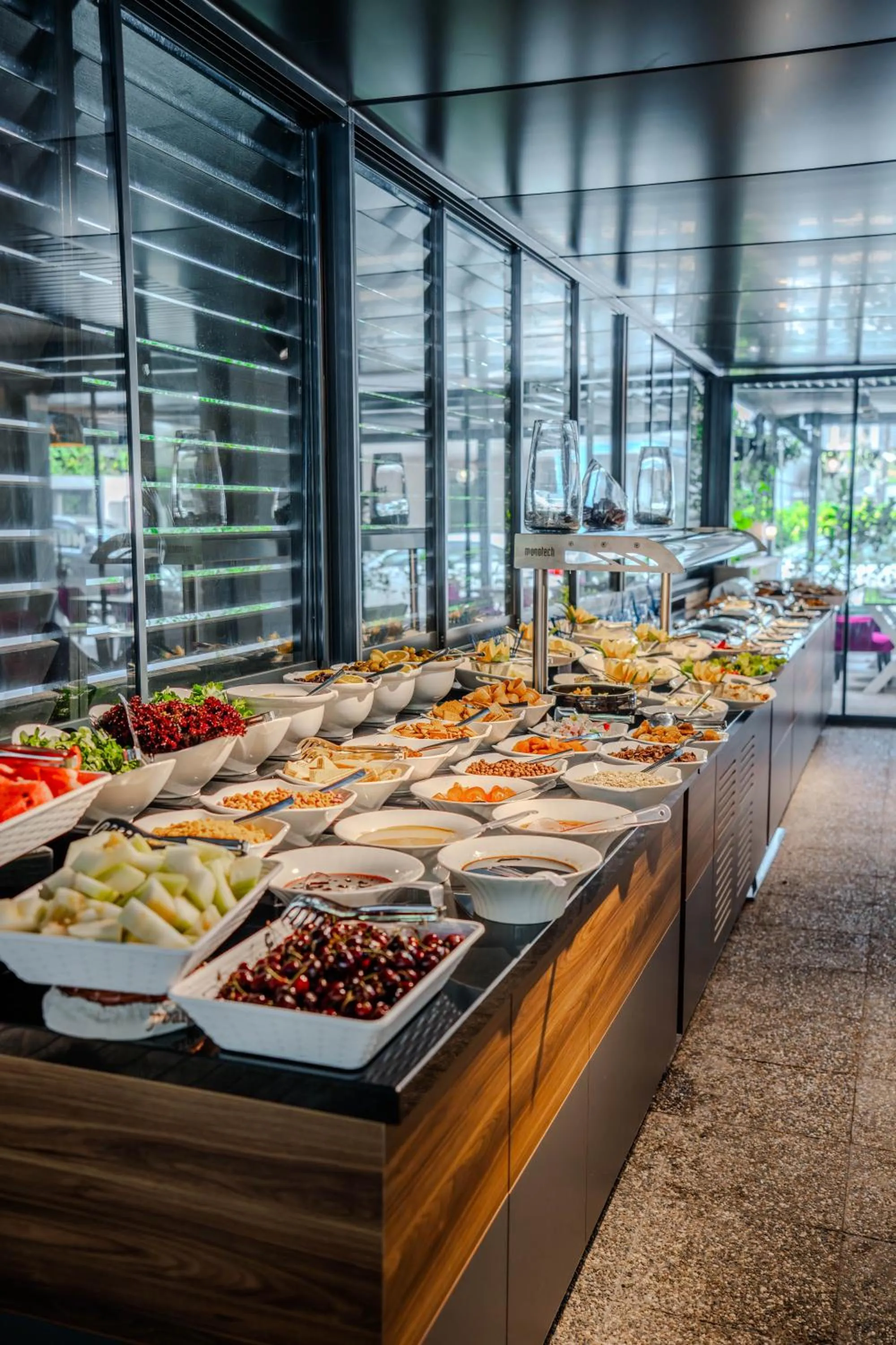 Food and drinks in Nun Hotel