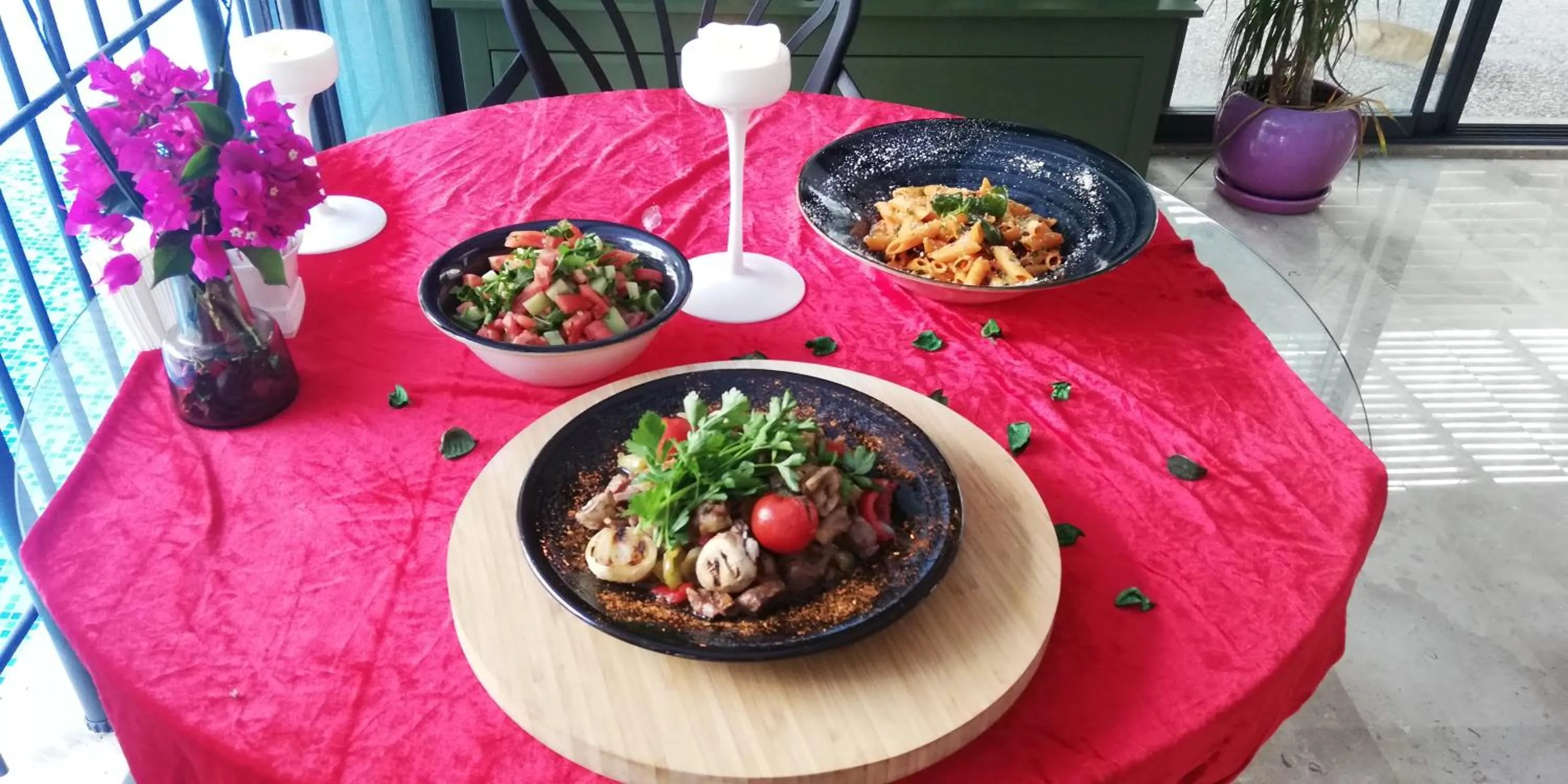 Restaurant/places to eat in Nun Hotel