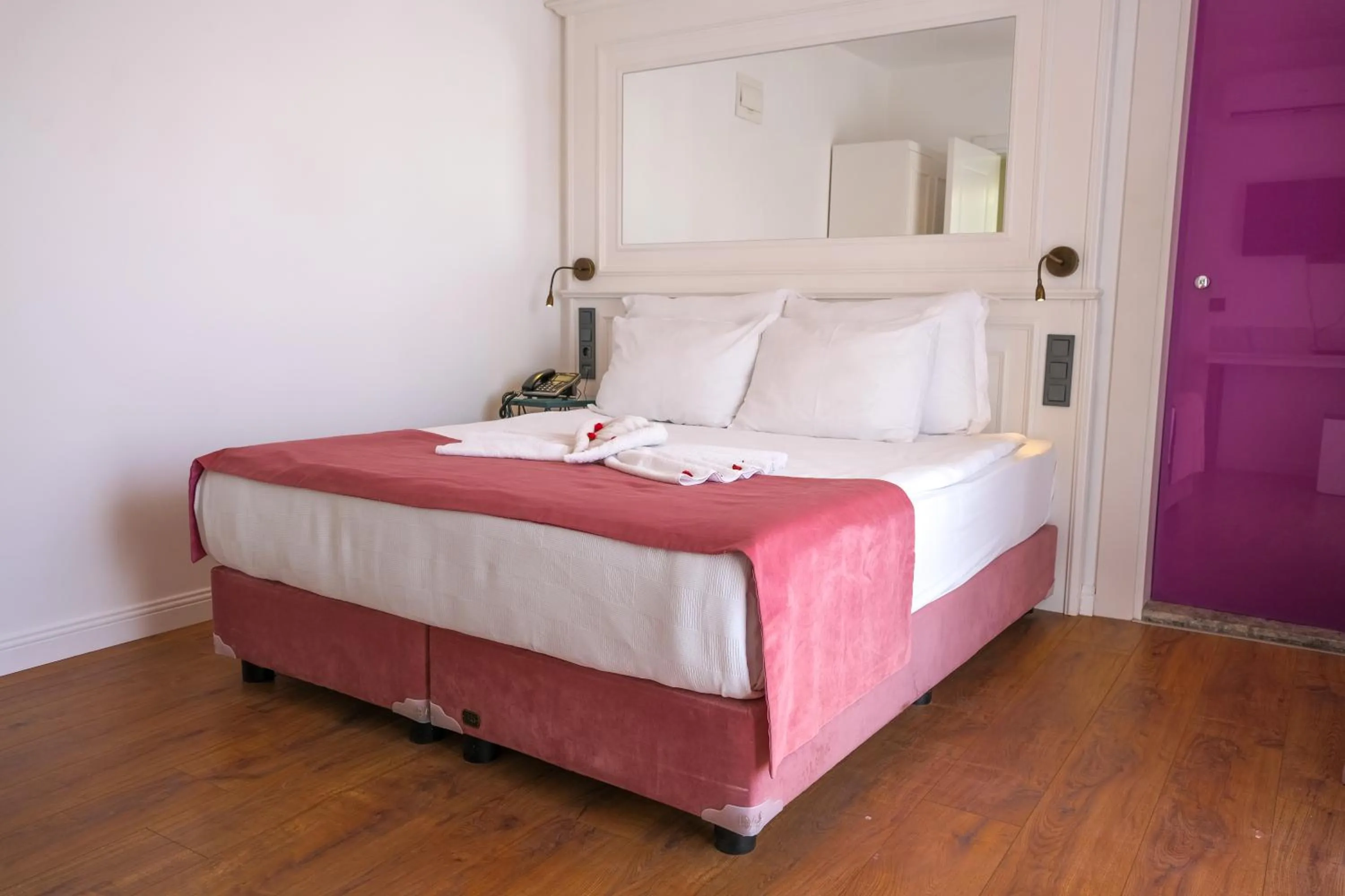 TV and multimedia, Bed in Nun Hotel