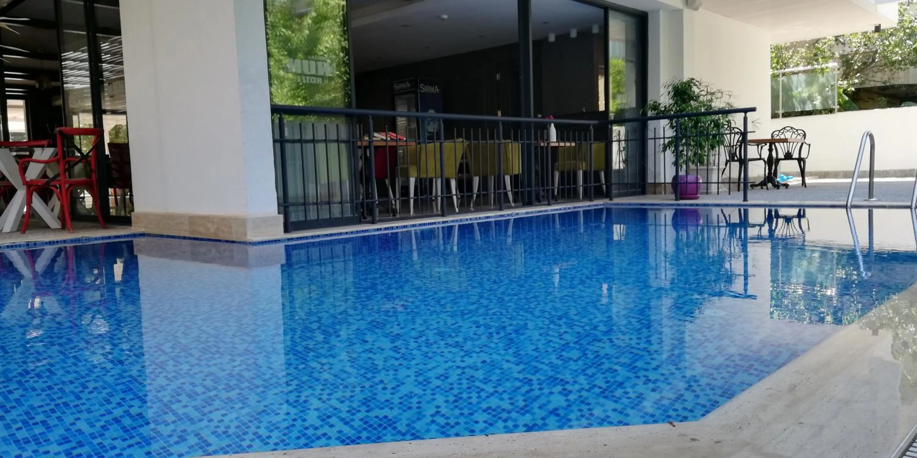 Pool view in Nun Hotel