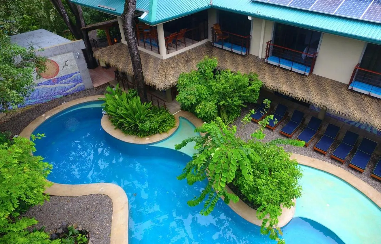 Swimming pool in Olas Verdes Hotel