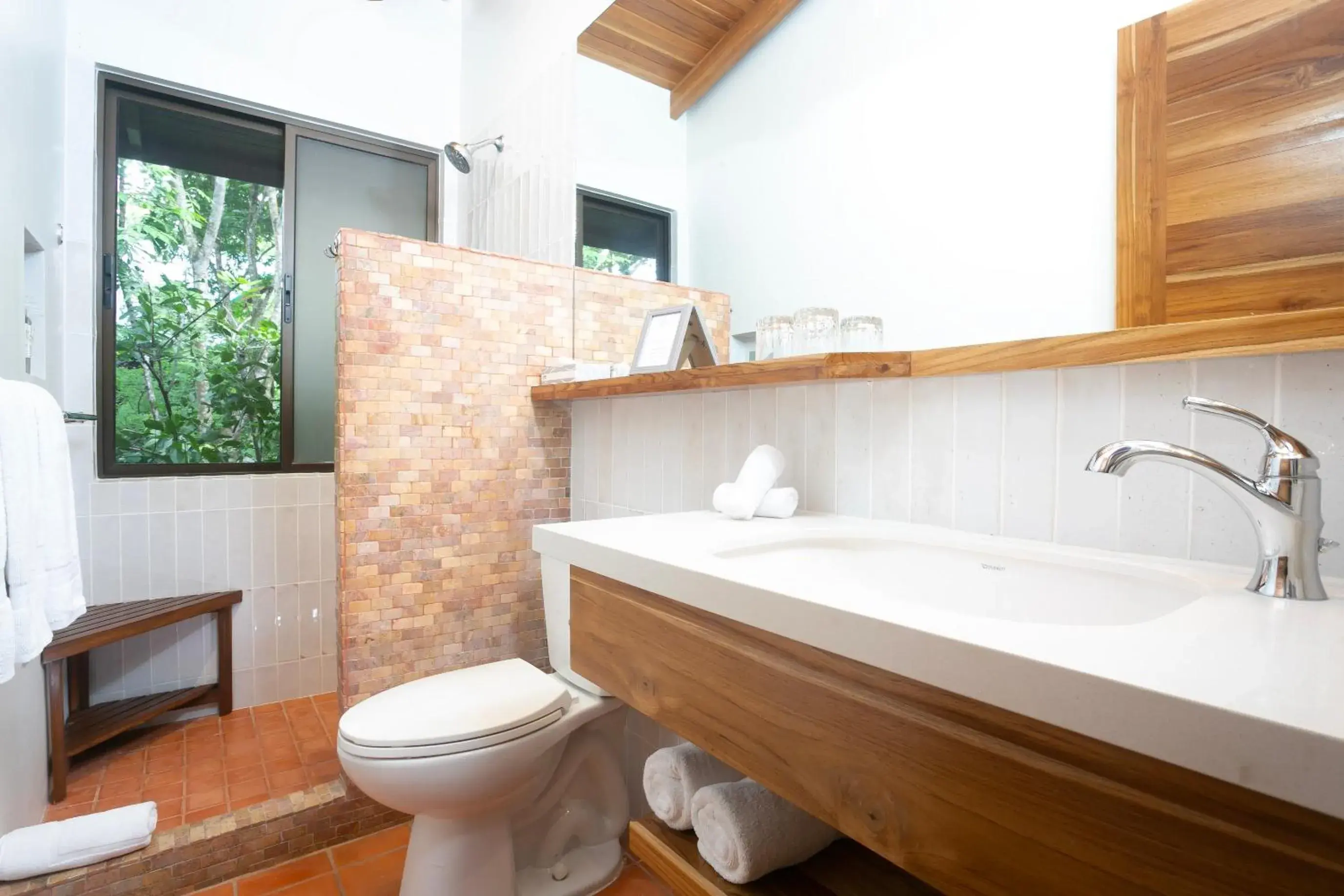 Luxury Suite - single occupancy in Olas Verdes Hotel Luxury Suite - single occupancy in Olas Verdes Hotel