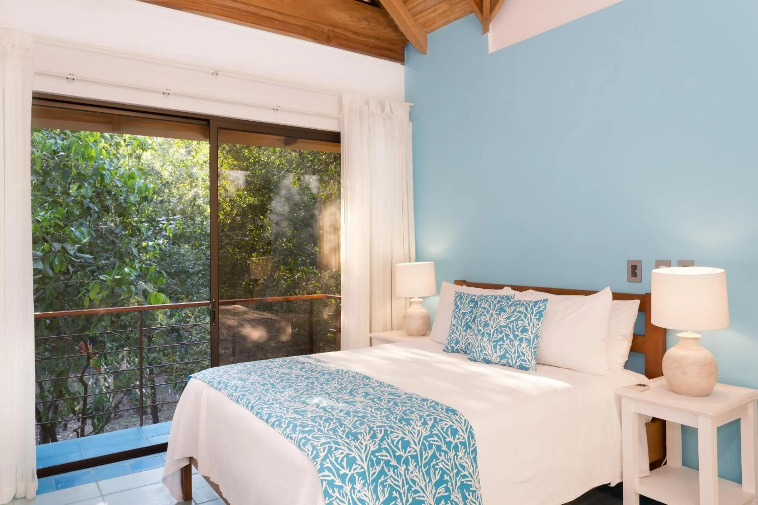 Bed in Olas Verdes Hotel