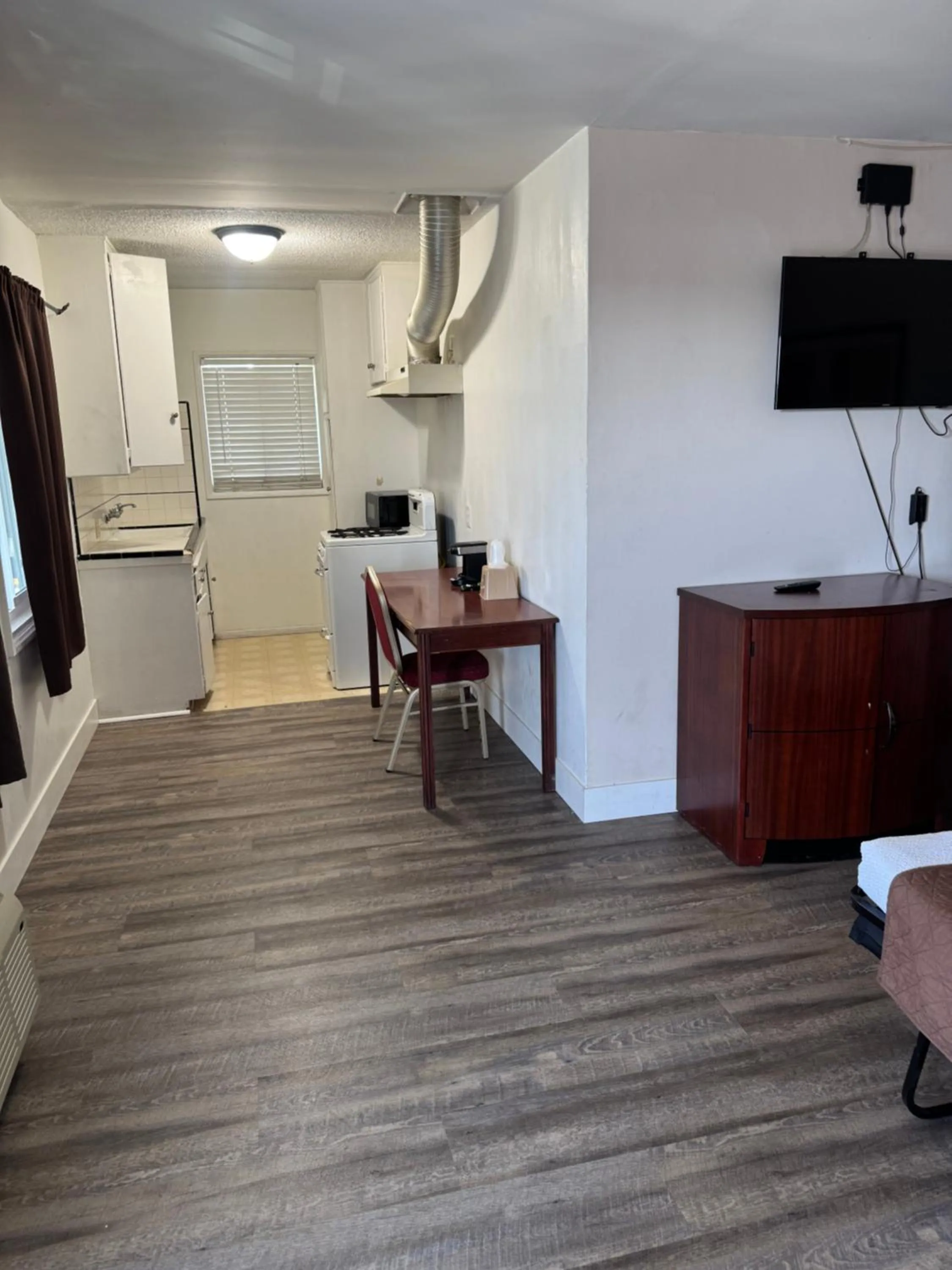 Kitchen or kitchenette in Holiday Lodge