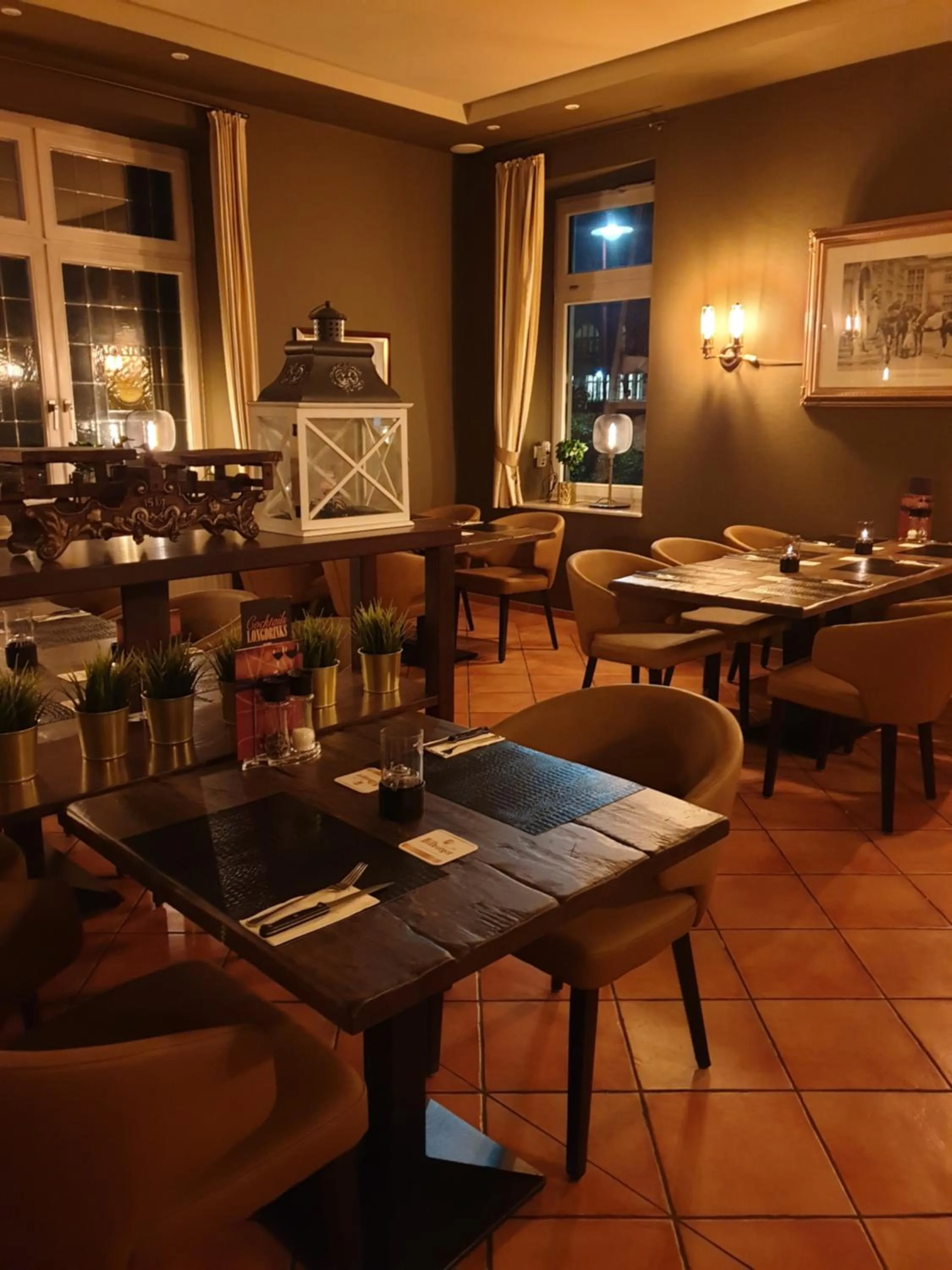 Restaurant/places to eat in Hotel Knipper