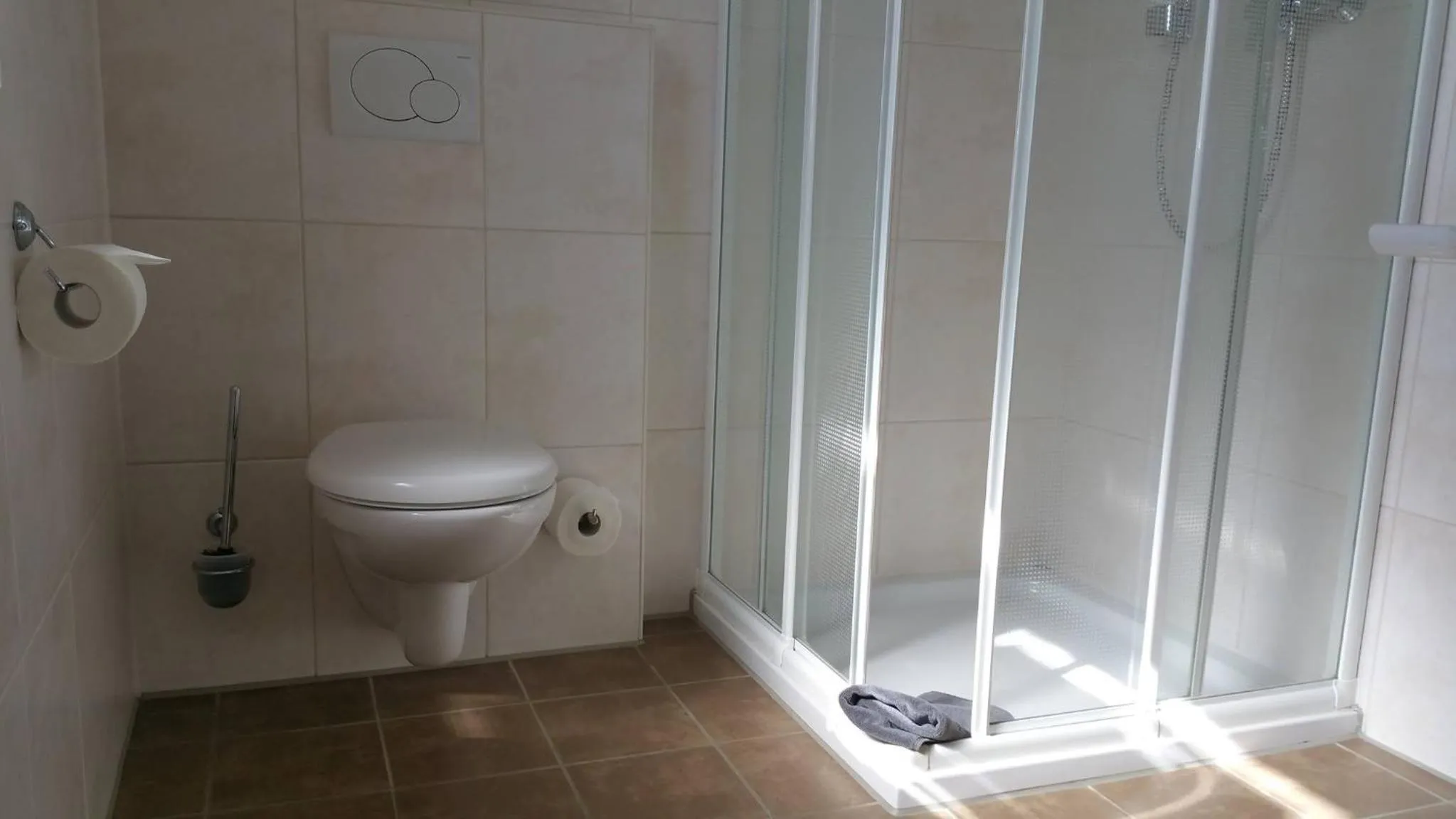 Shower in Hotel Knipper