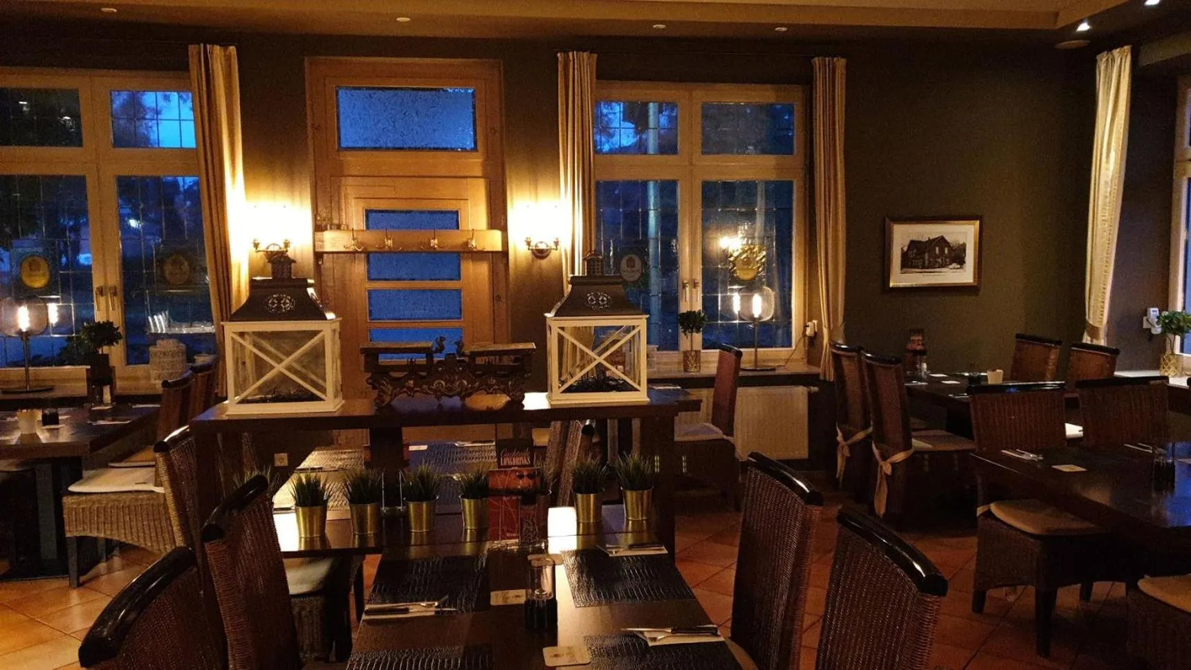 Restaurant/places to eat in Hotel Knipper