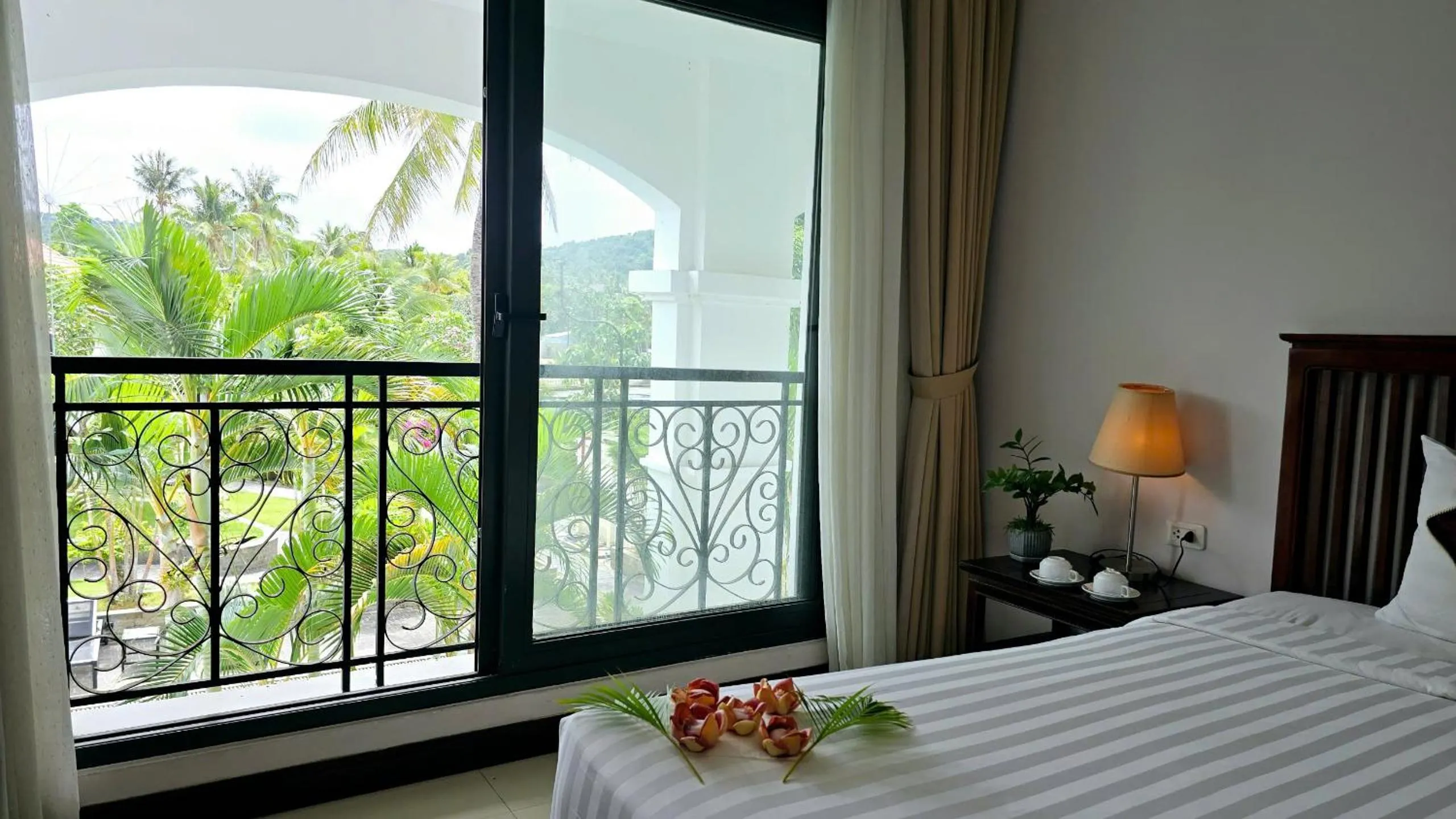 Natural landscape, Bed in Praha Hotel